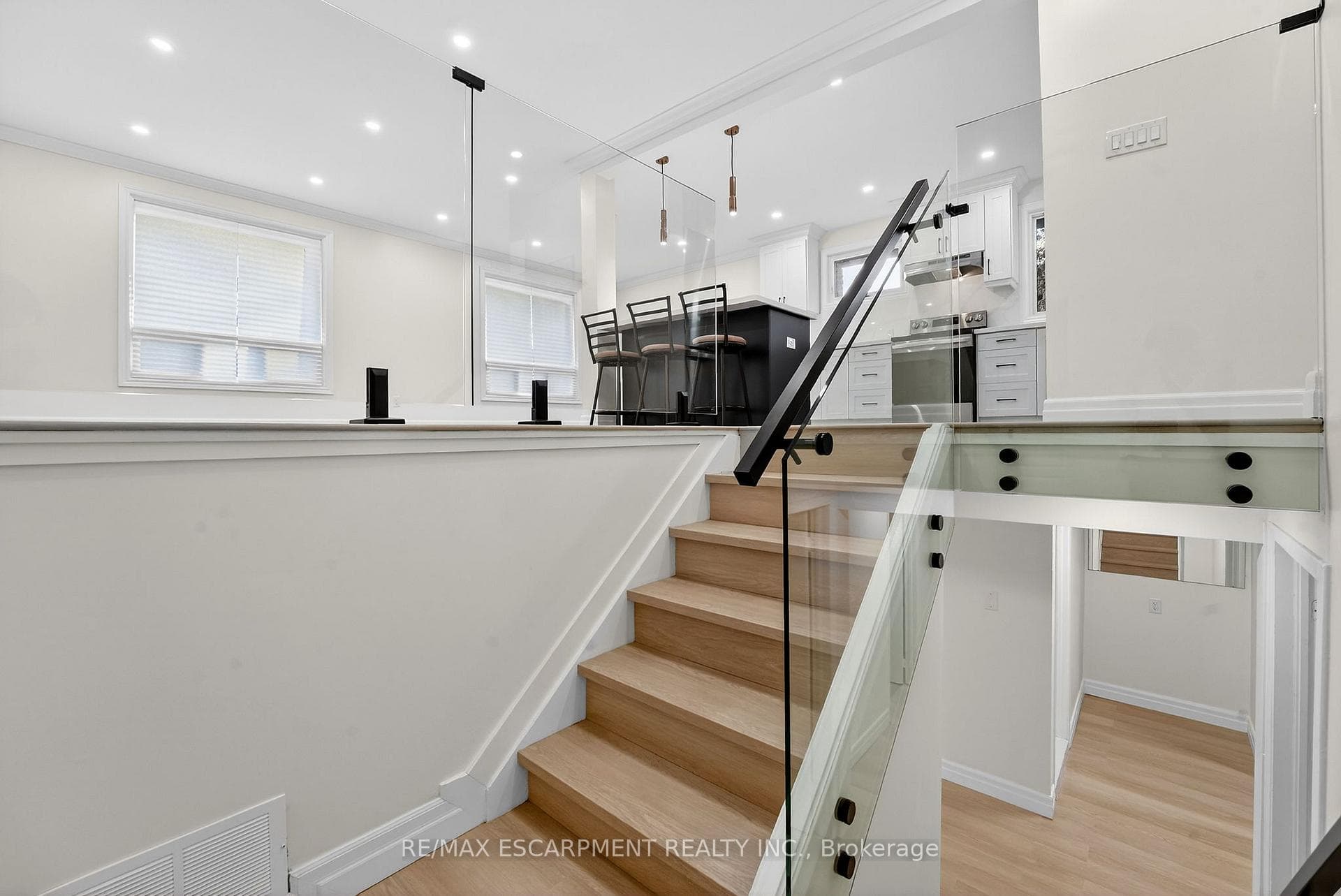 646 Cumberland Avenue photo 7