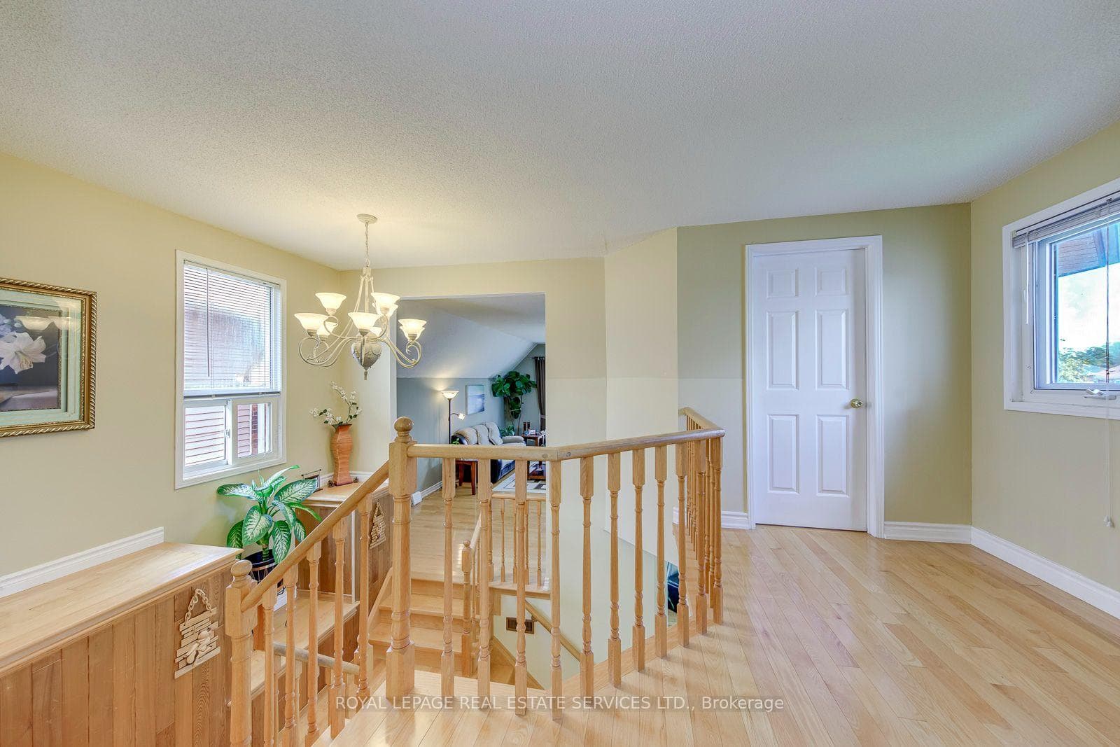 Spacious Open 2nd Floor Hallway