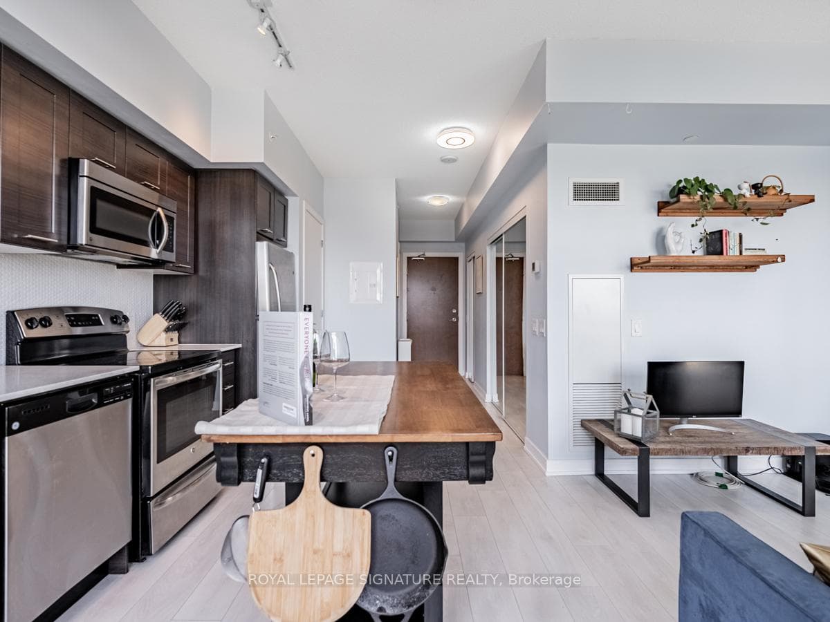 2200 Lakeshore Boulevard Unit 714 photo 29