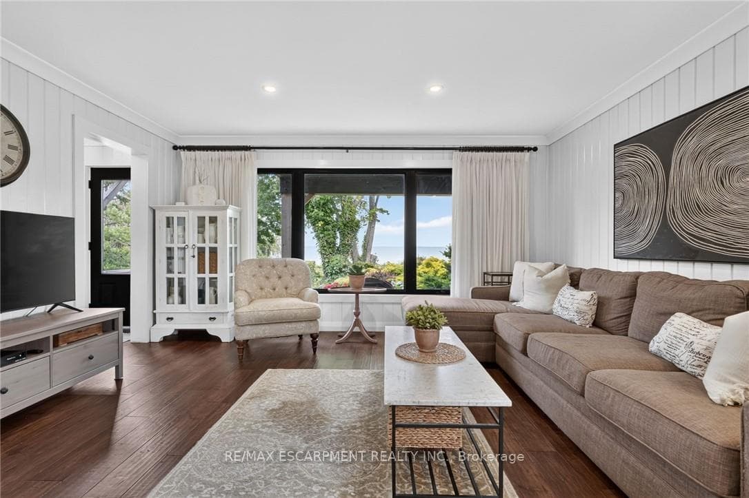 3754 LAKESHORE Road photo 11