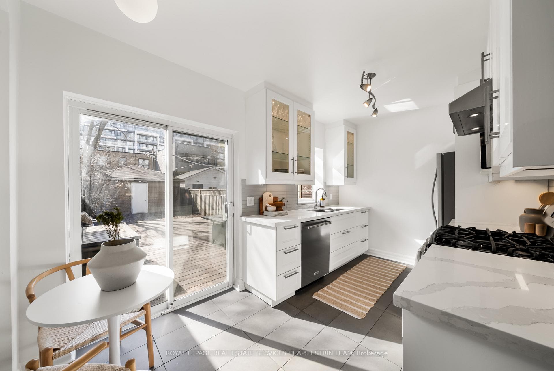 130 Donegall Drive photo 7