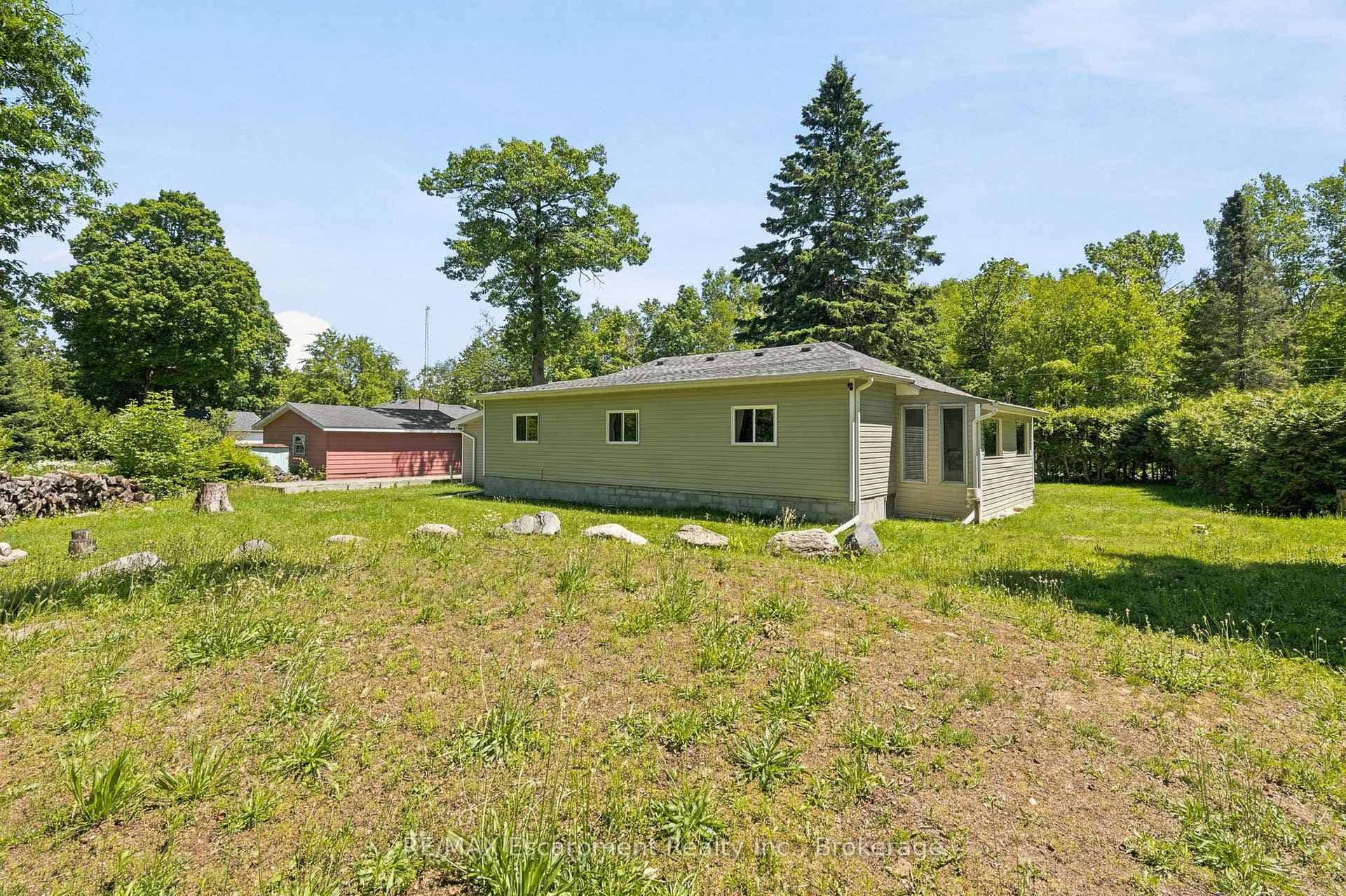 16 Hiawatha Road photo 9