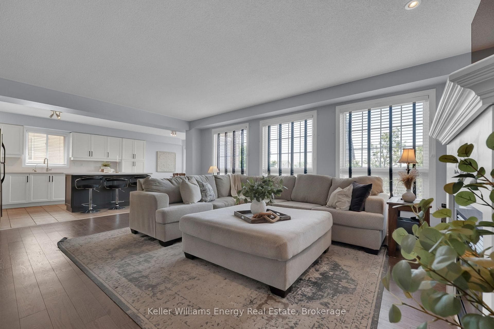 1502 Clearbrook Drive photo 10