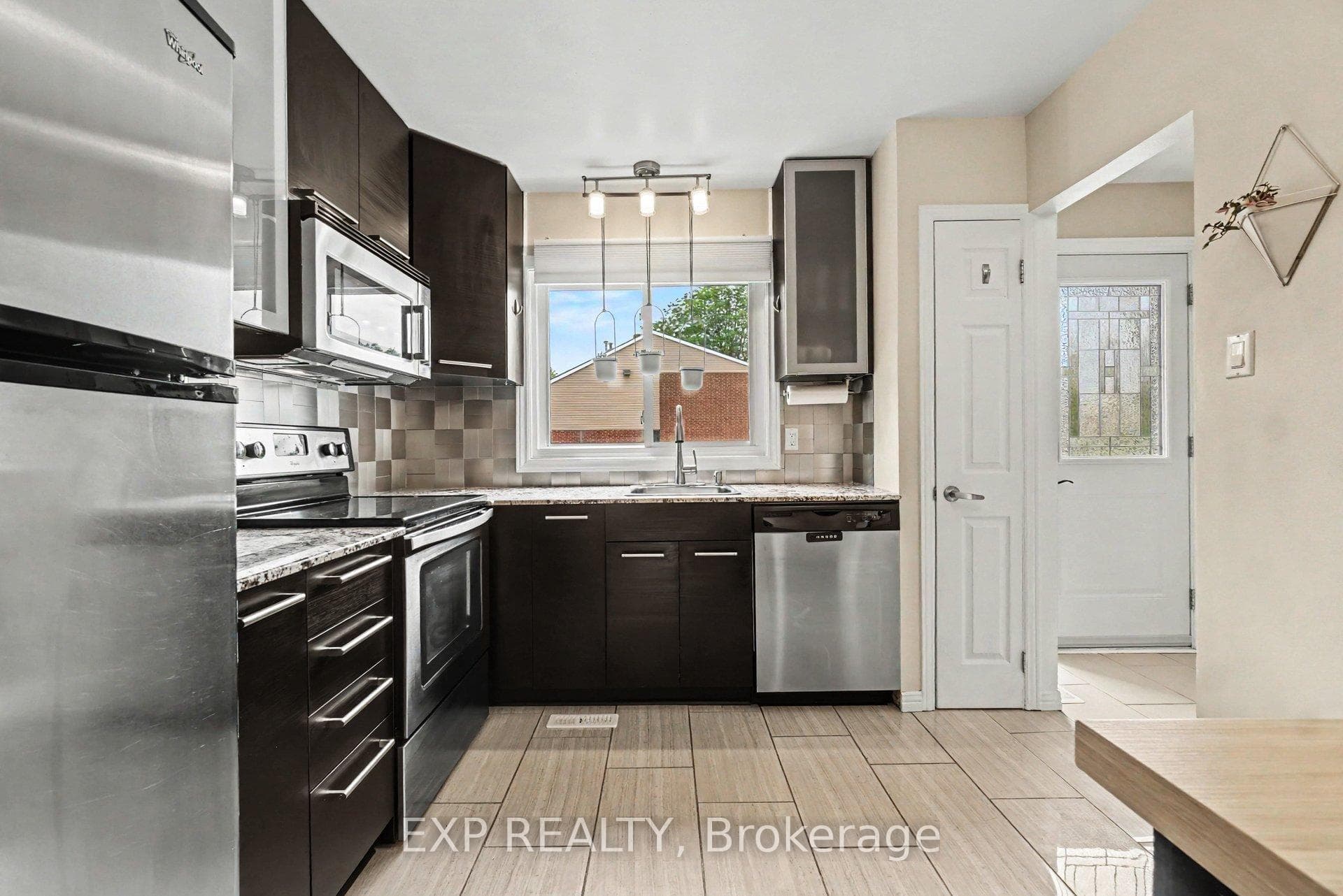2030 Kelden Crescent Unit 35 photo 4