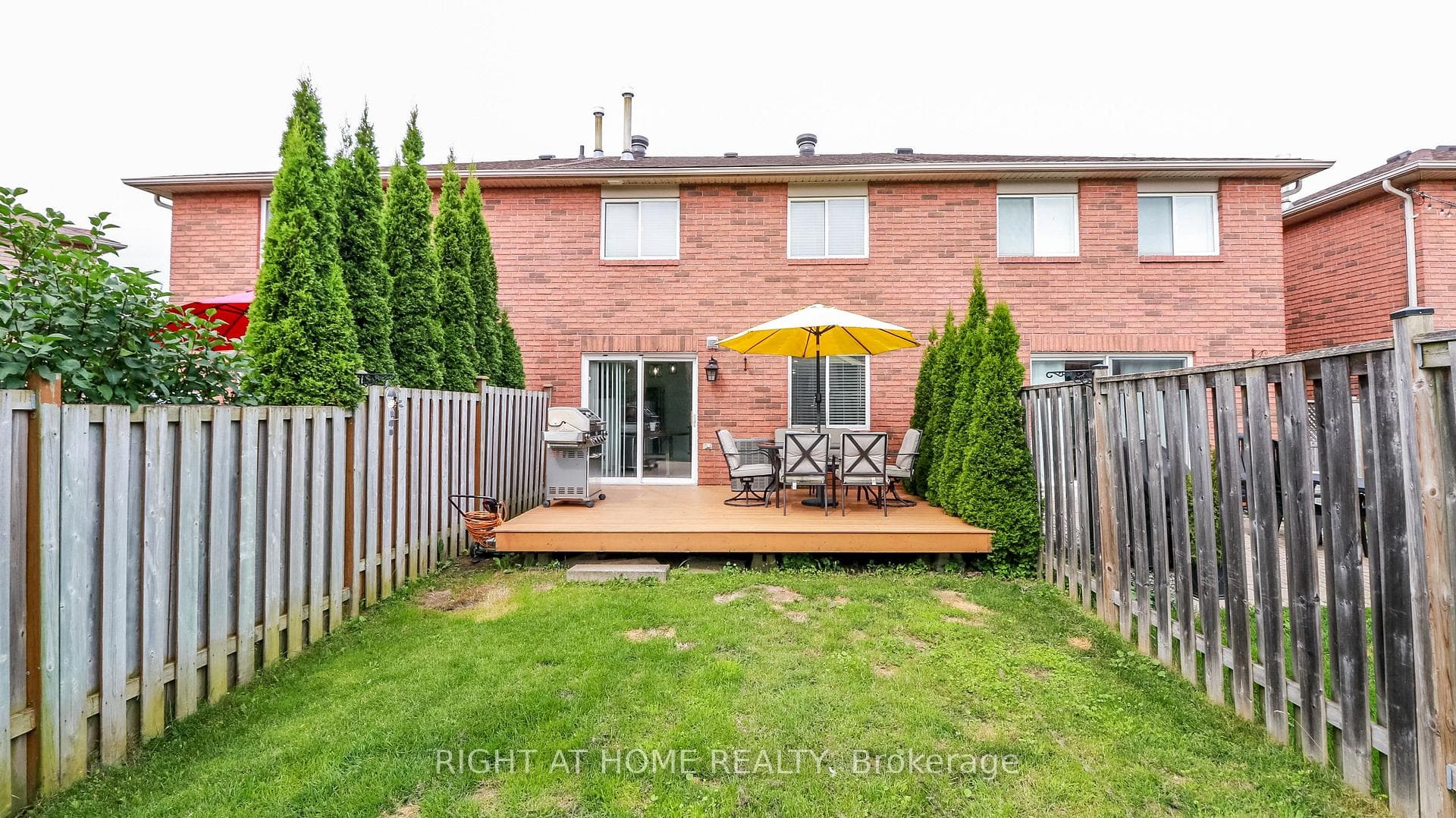 Cedar privacy on both sides!