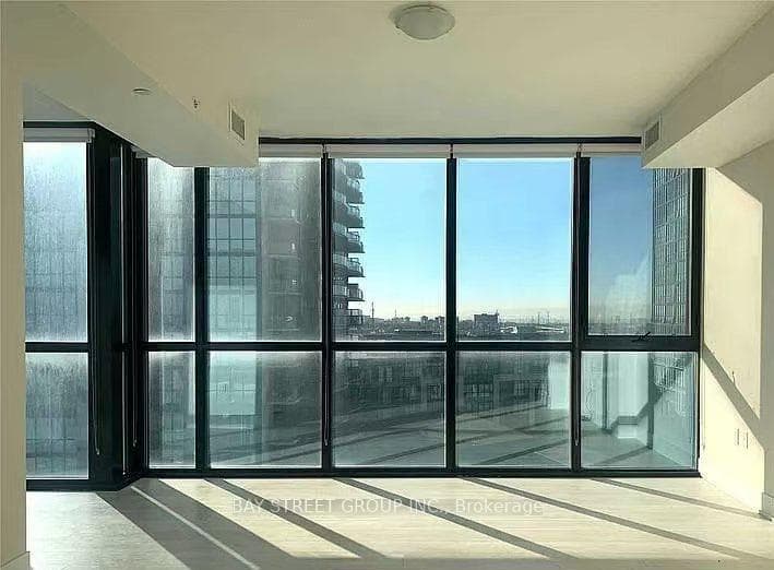 2908 Highway 7 Road Unit 802 photo 8