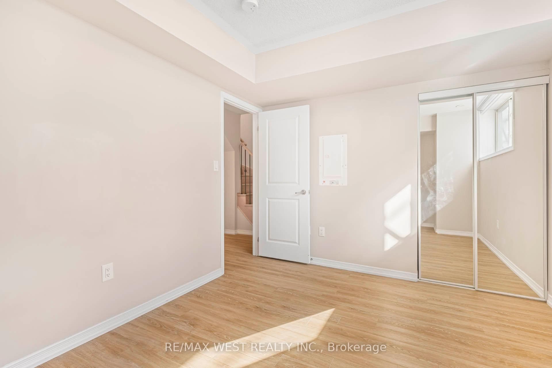 26 Fieldway Road Unit 31 photo 16