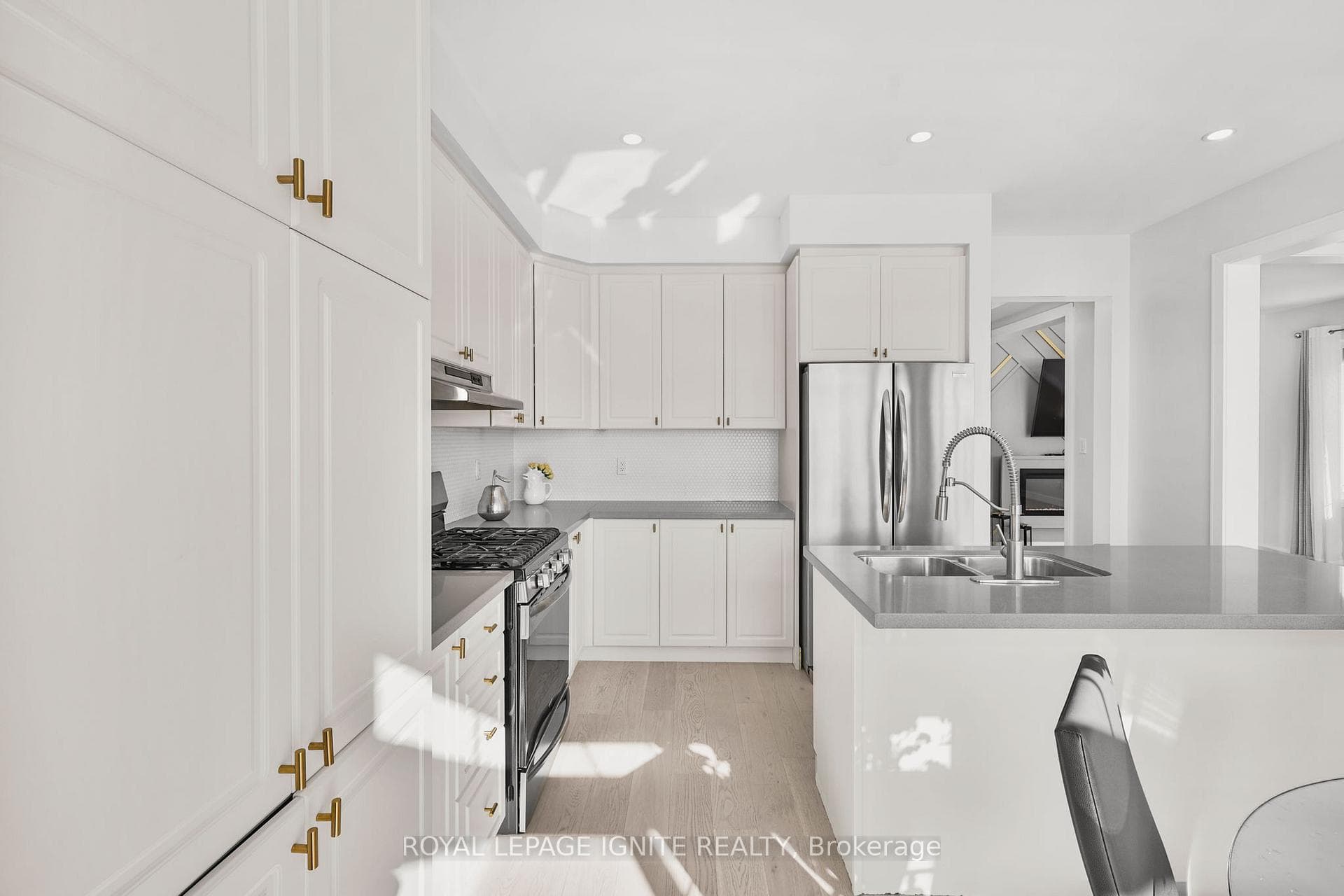 139 Fred Jackman Avenue photo 16