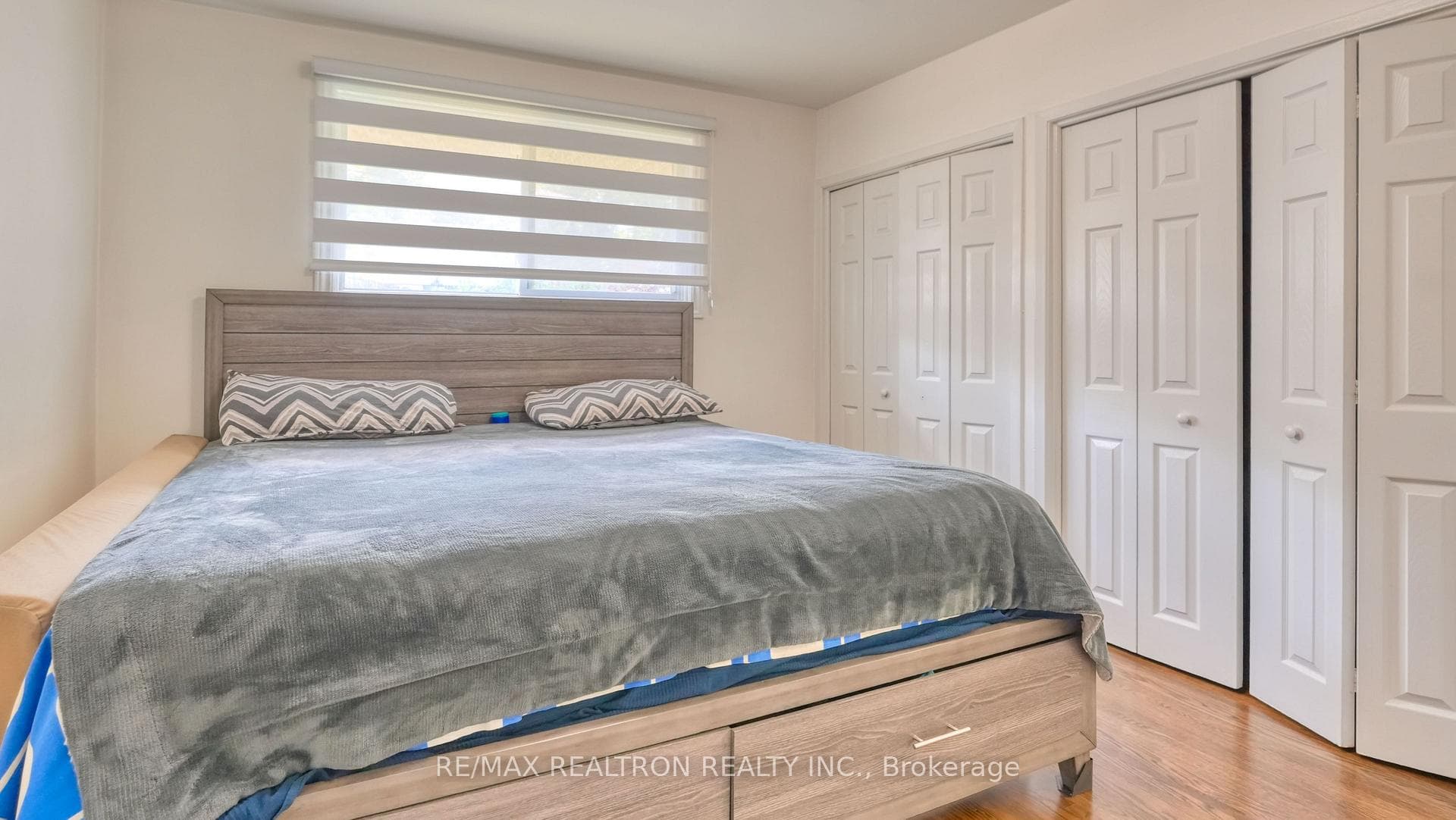 579 Pinewood Street photo 12