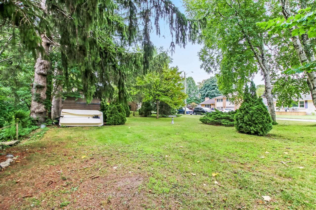7 & 9 Lisgar Court photo 28
