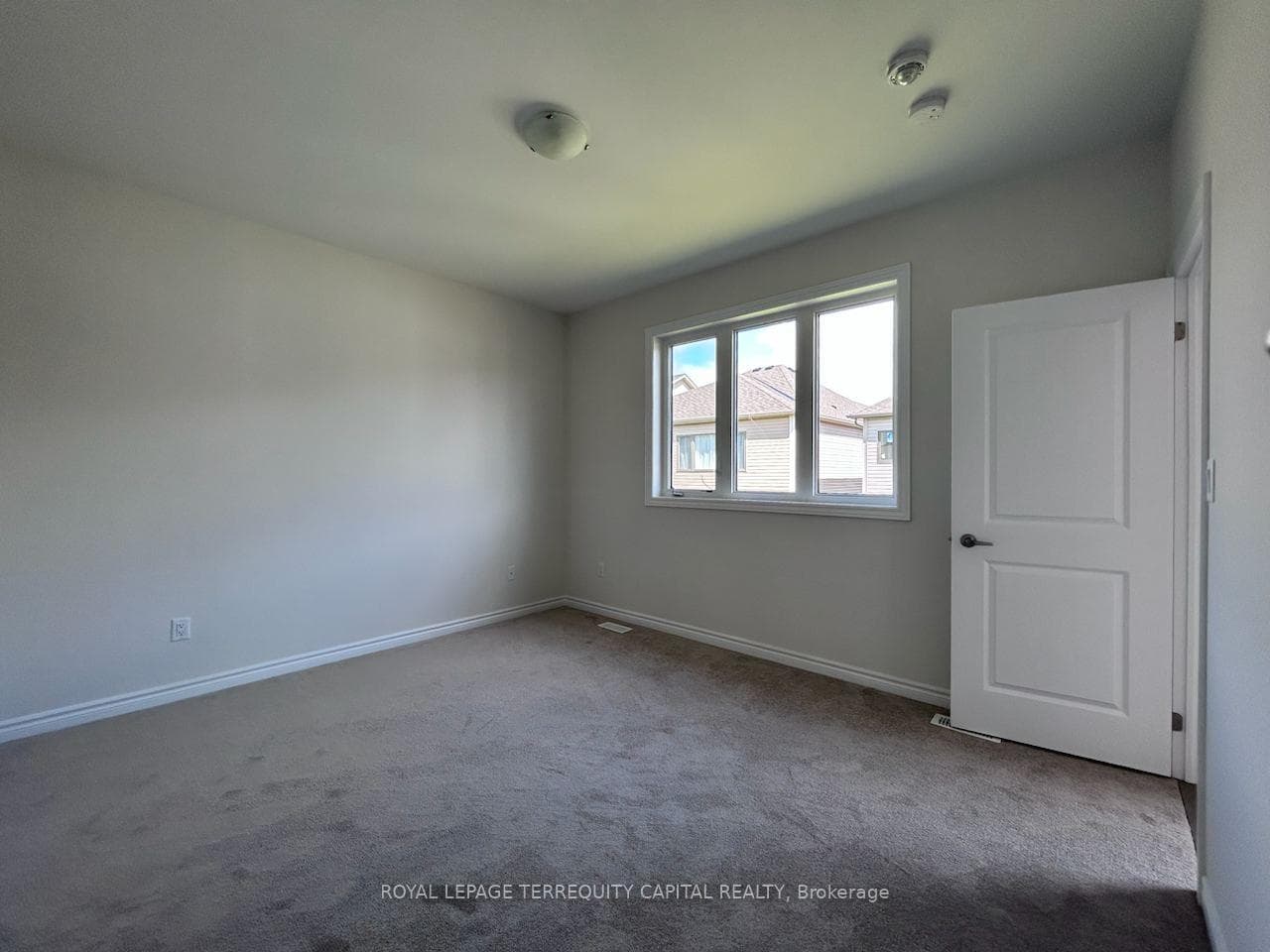26 Valleybrook Road Unit Upper photo 3