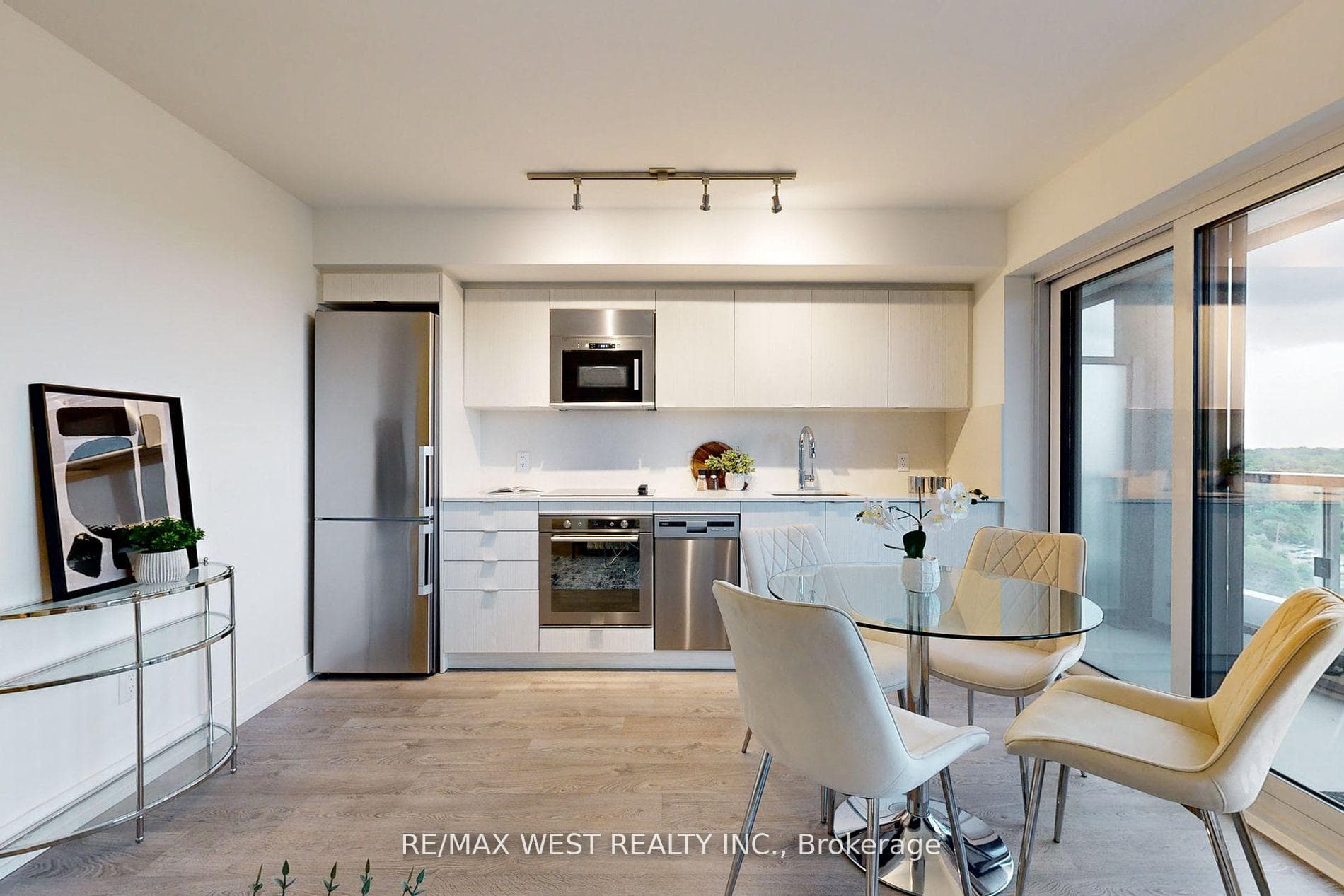 5 Mabelle Avenue Unit 1227 photo 8