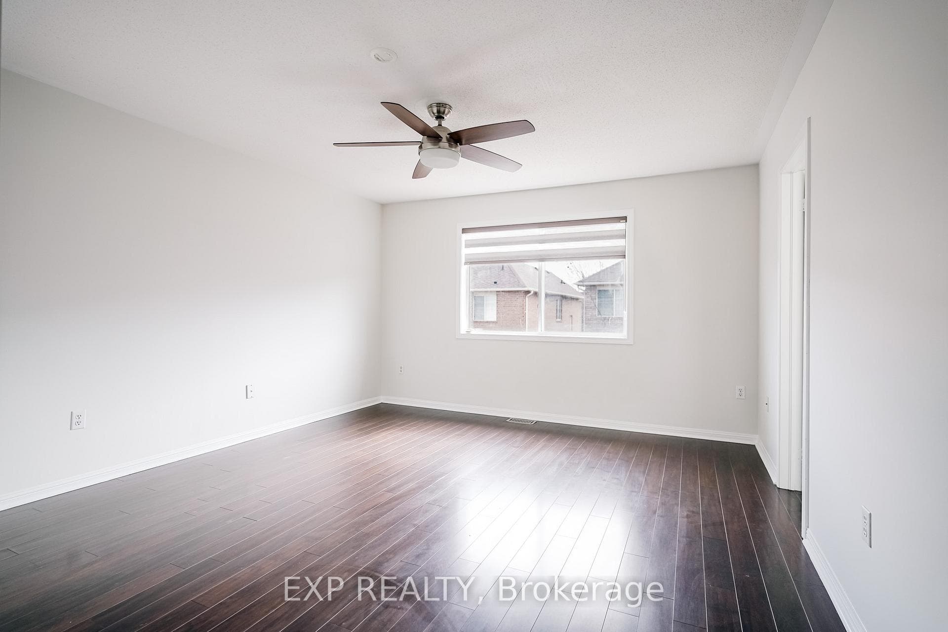 668 Hamilton Crescent photo 14