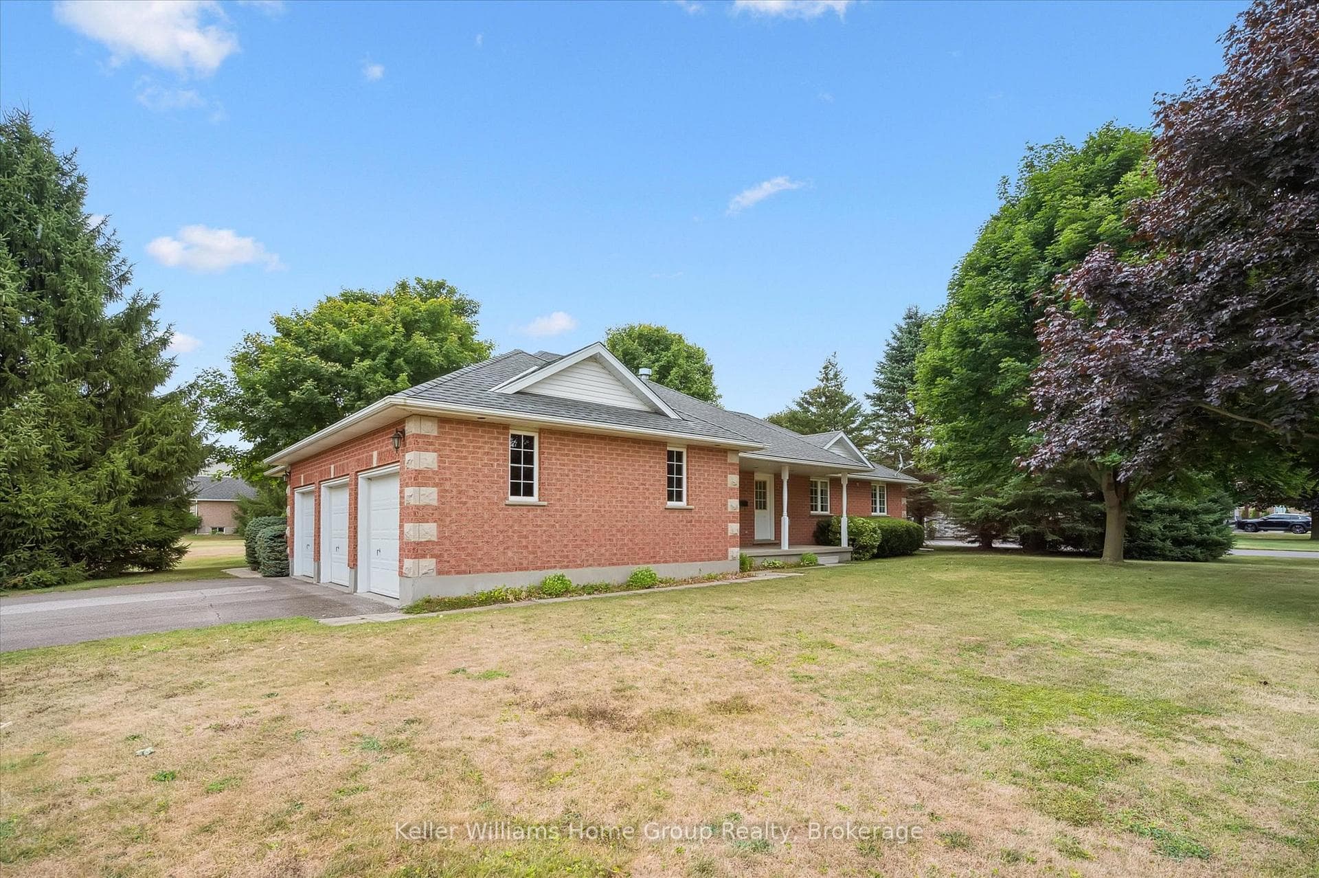 750 Dianne Crescent photo 42