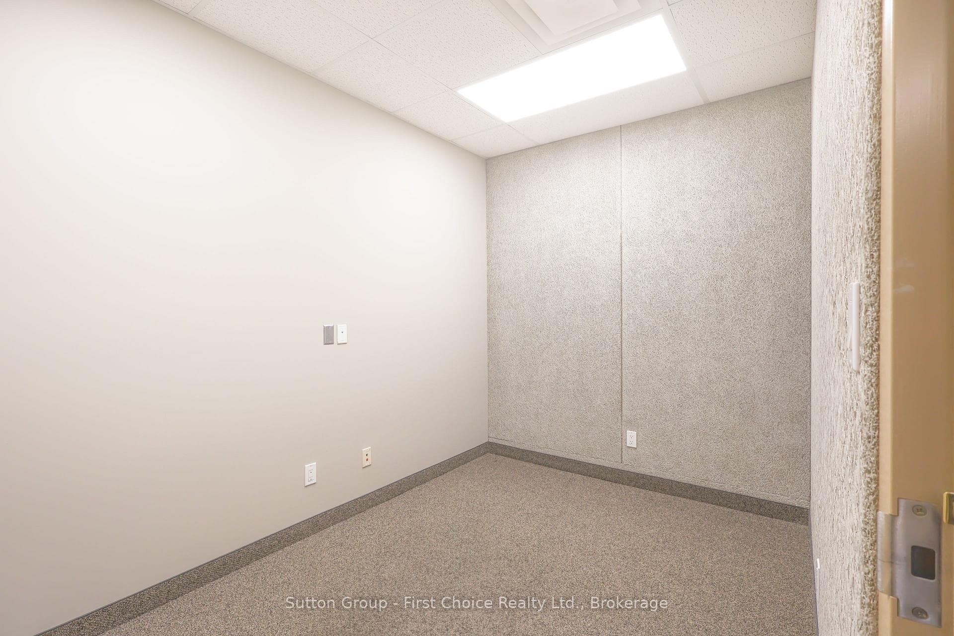 154 Downie Street photo 9