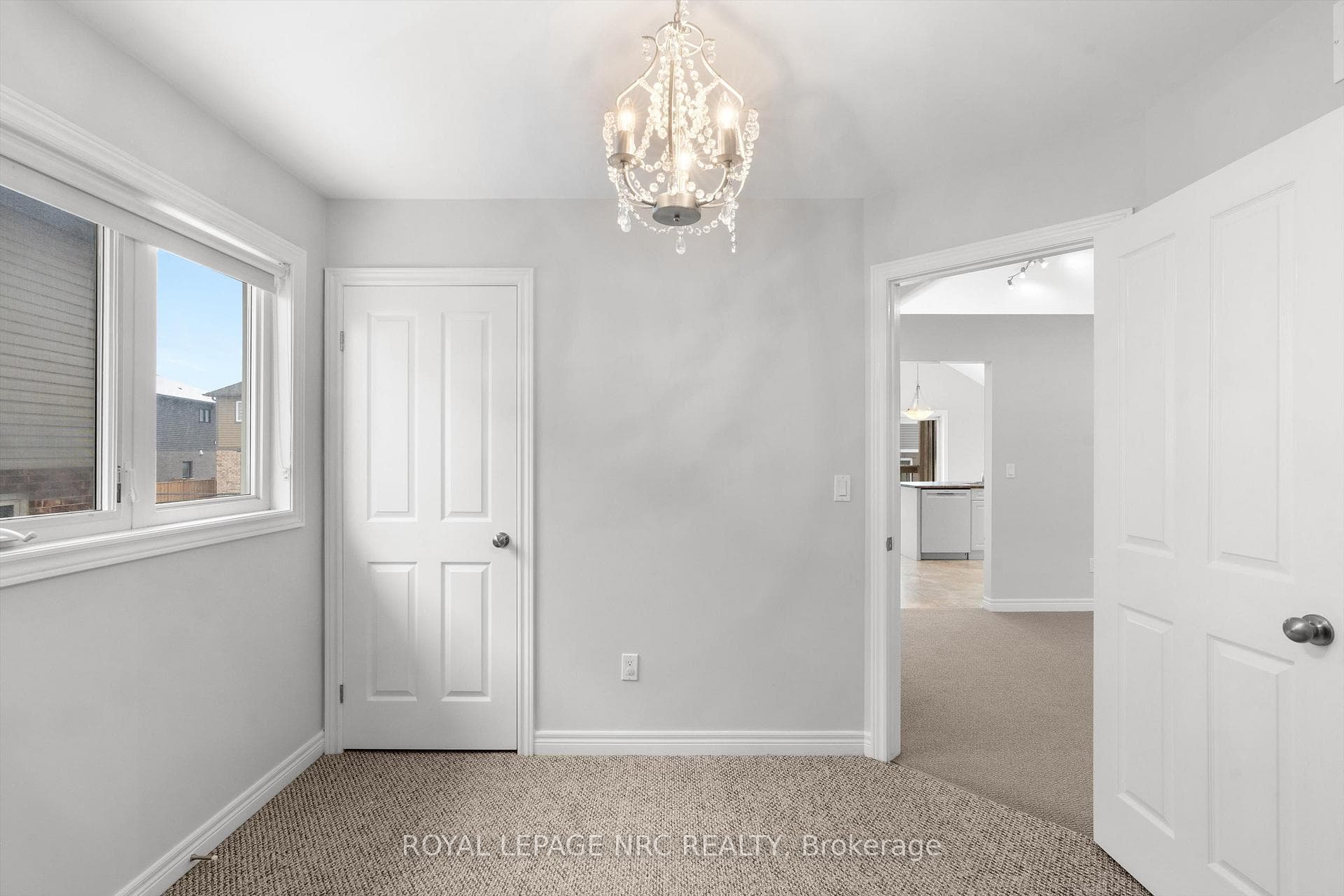 153 Winterberry Boulevard photo 19