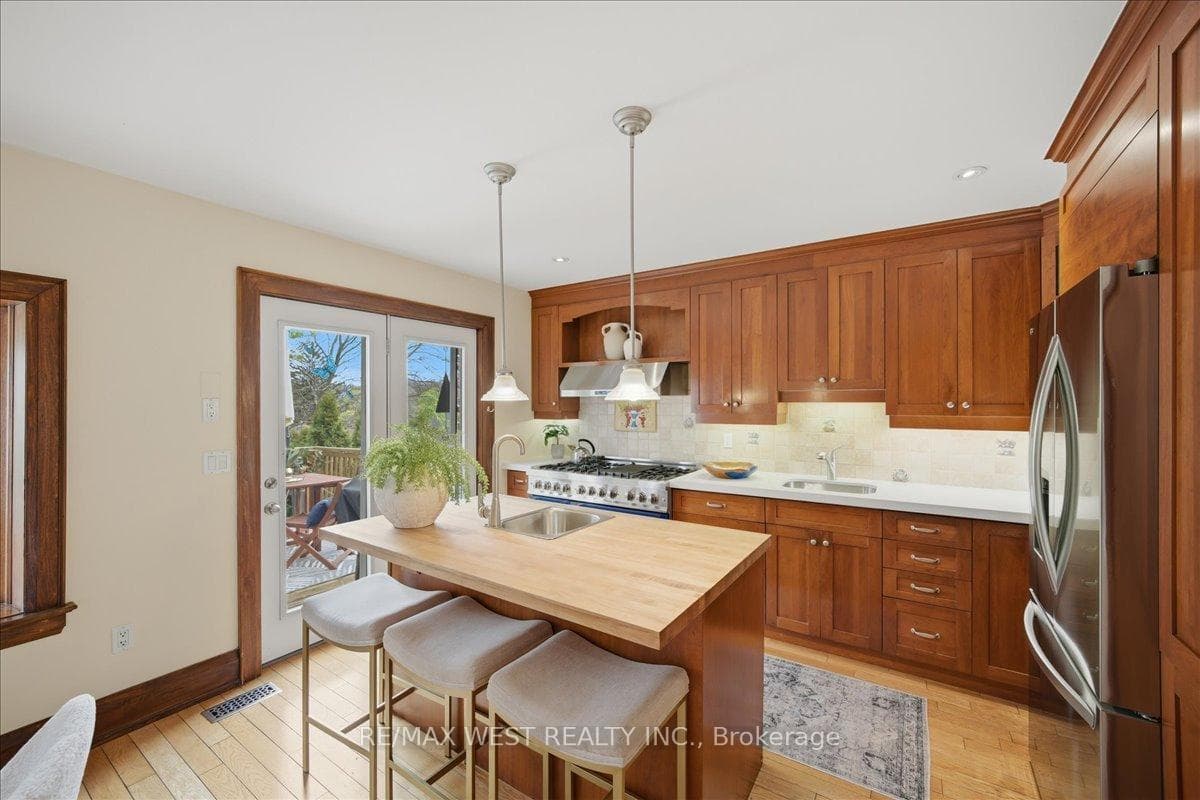 69 Mayfield Avenue photo 17