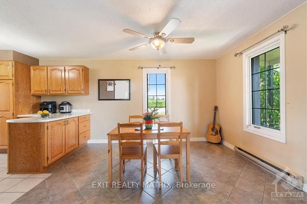 1046 ST THOMAS Road photo 8