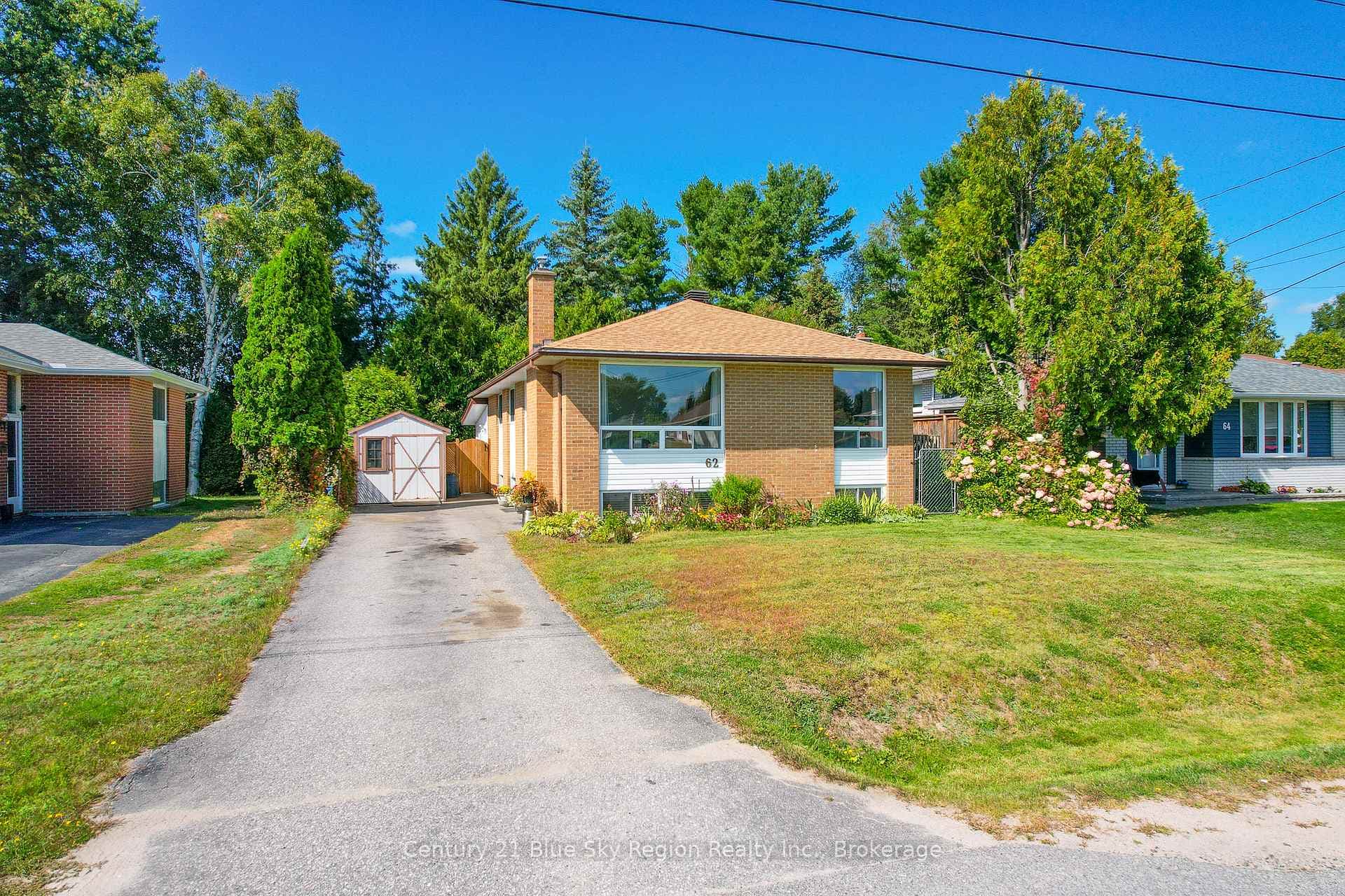 62 Strathcona Drive photo 1