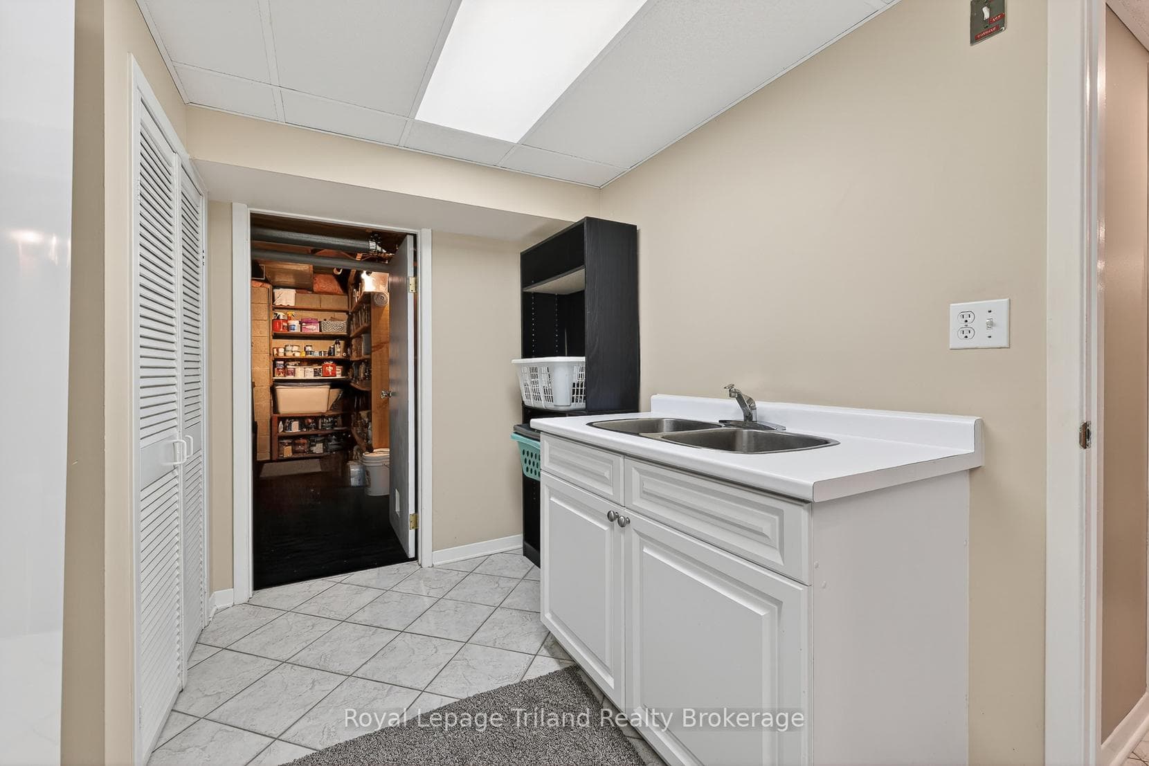 236 Delatre Street photo 34