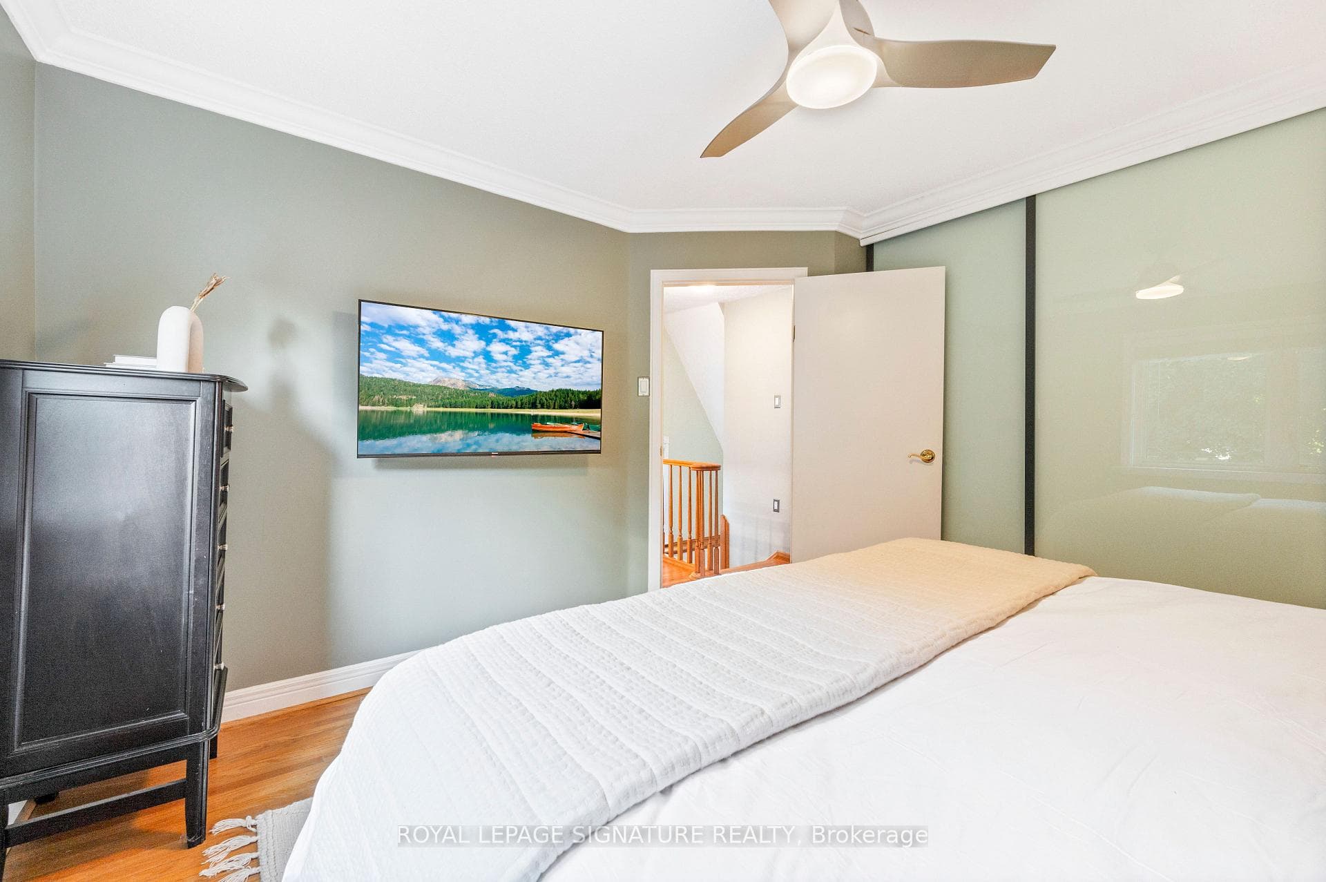 914 Royal York Road photo 24