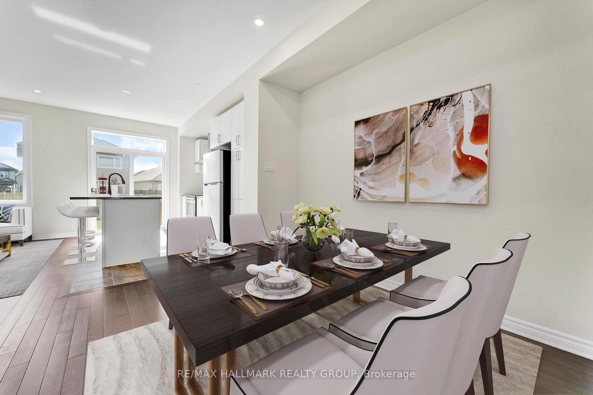 566 Cannes Crescent photo 16