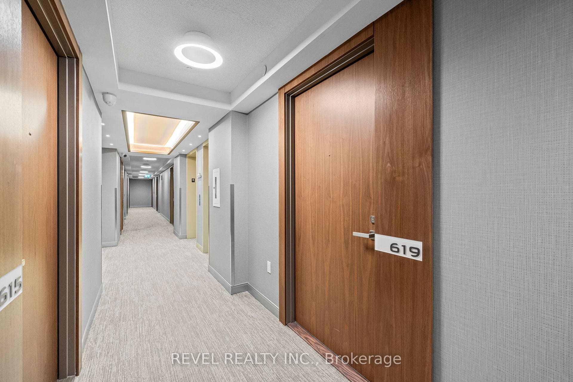 275 VILLAGE GREEN Square Unit 619 photo 4