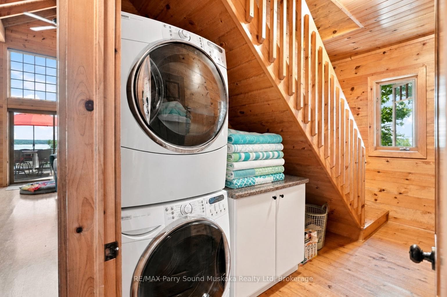 43 15C Island photo 12