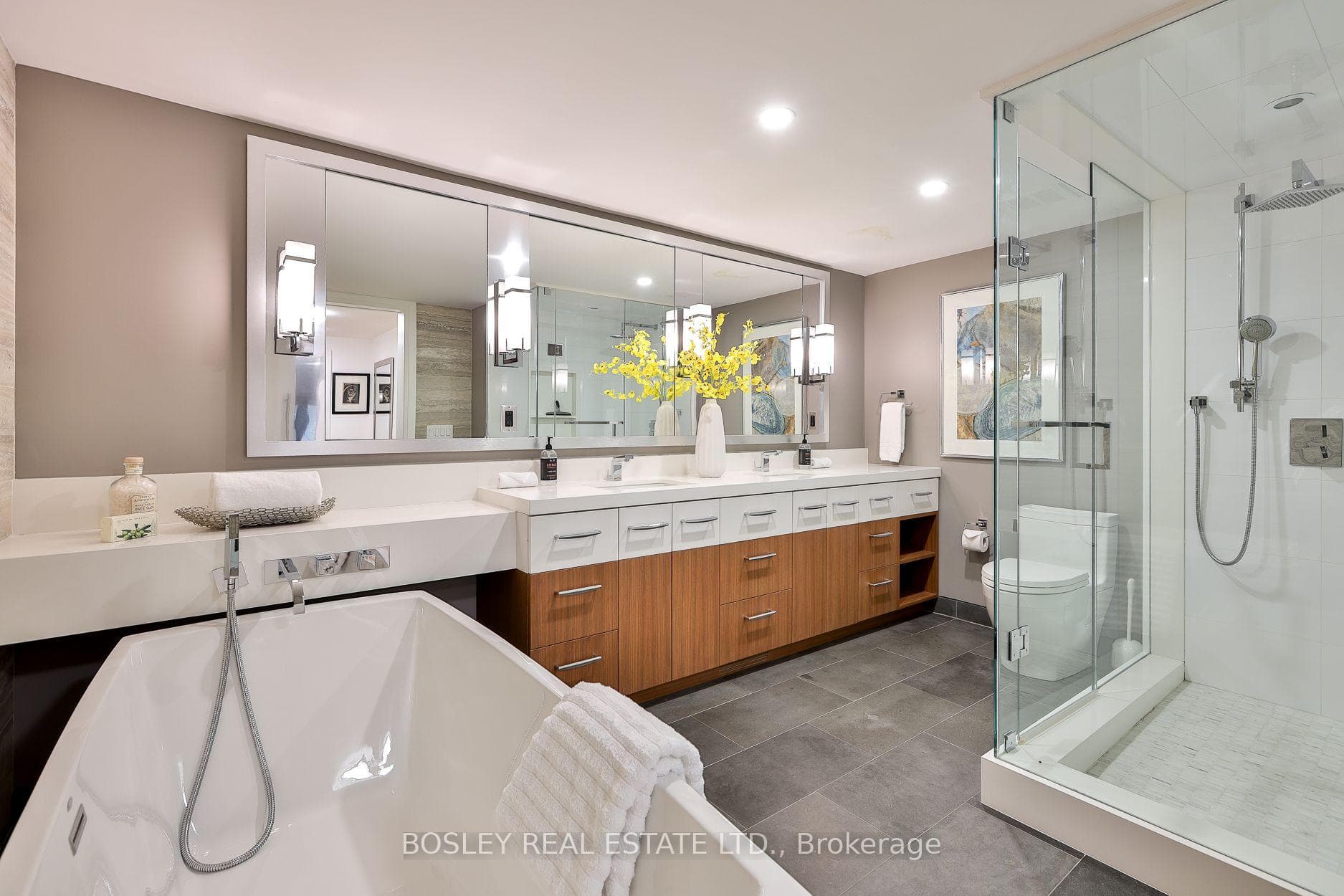 40 Oaklands Avenue Unit 107 photo 27