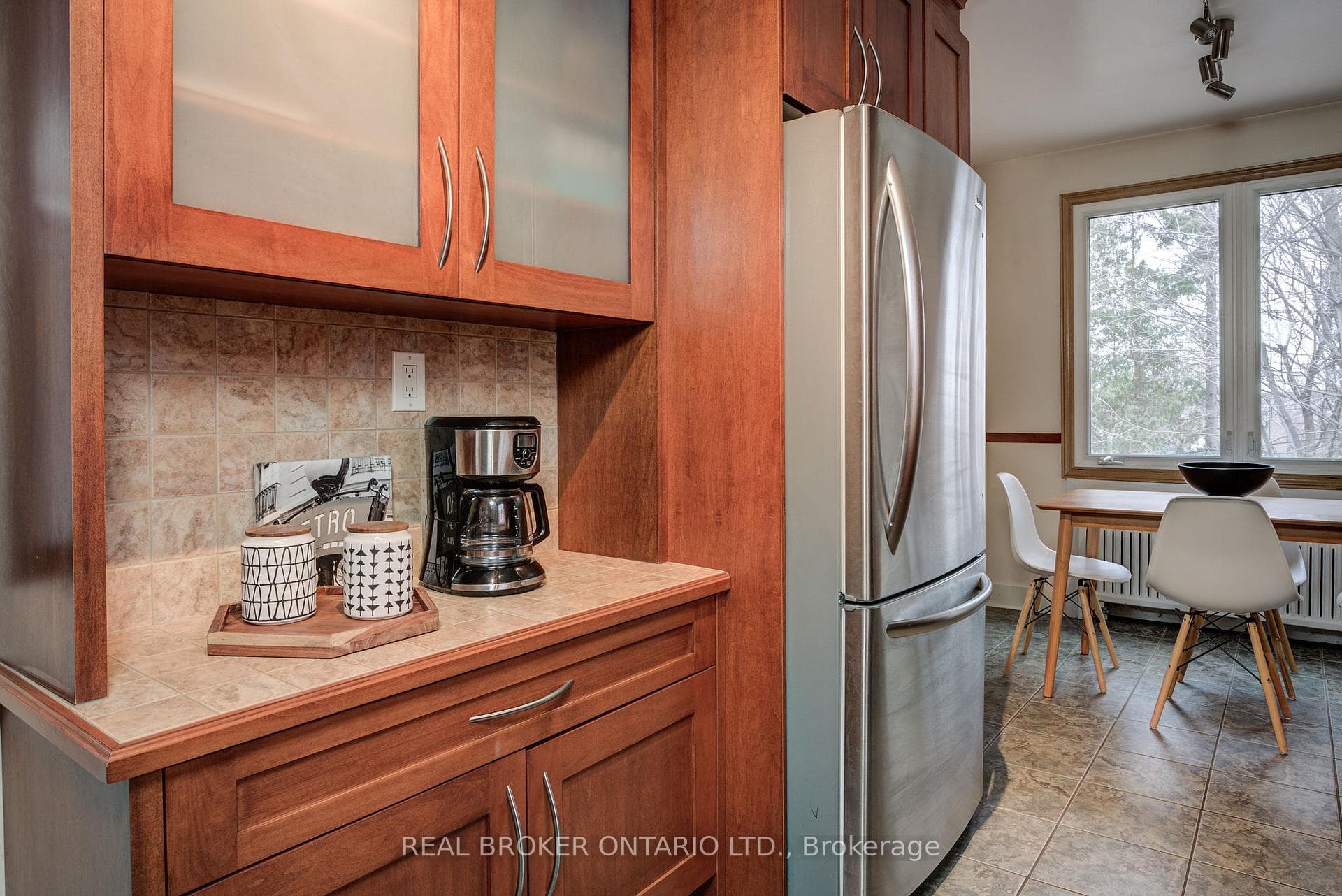 82 Hyland Drive photo 9
