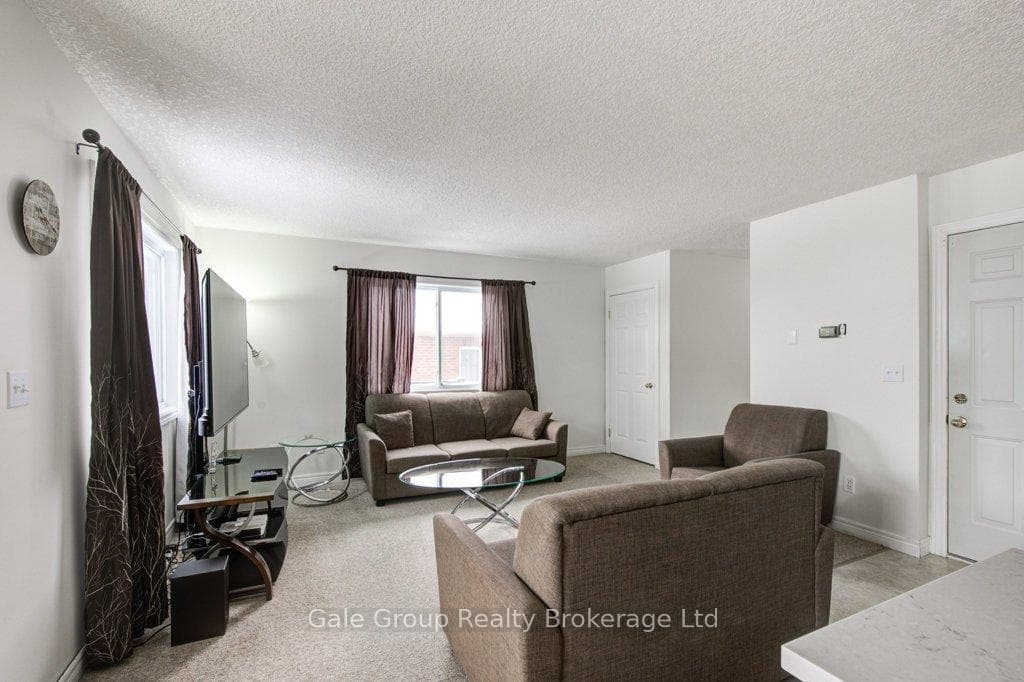 711 Southwood Way photo 10