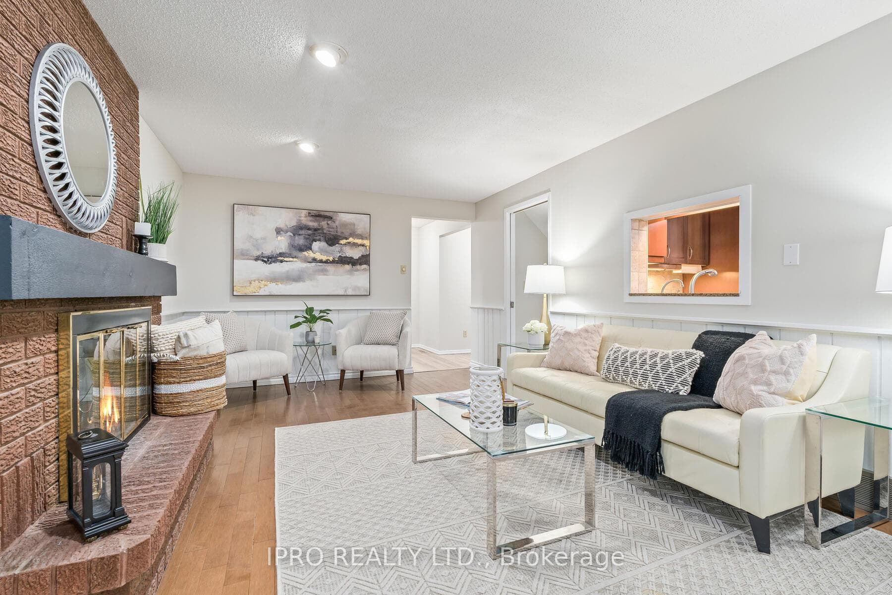30 Broadview Court photo 16