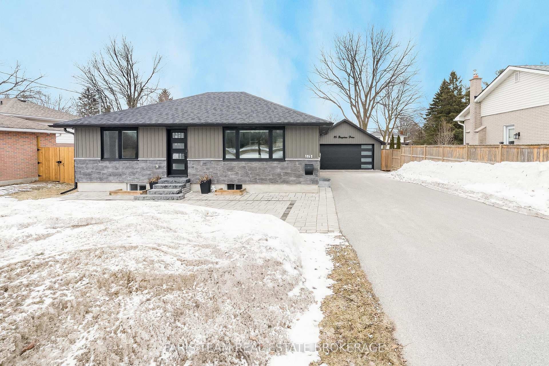 115 Bayview Drive photo 2