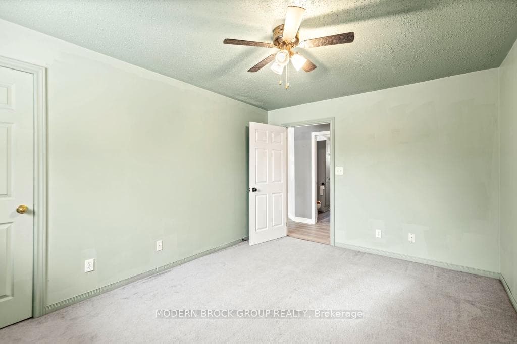 790 Scott Road photo 16
