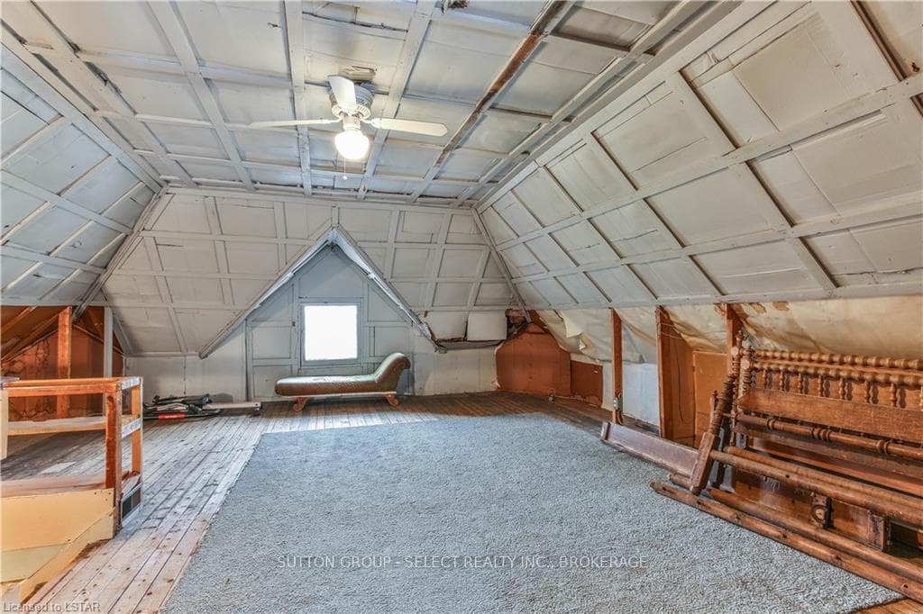 33 ROSEBERY Place photo 37