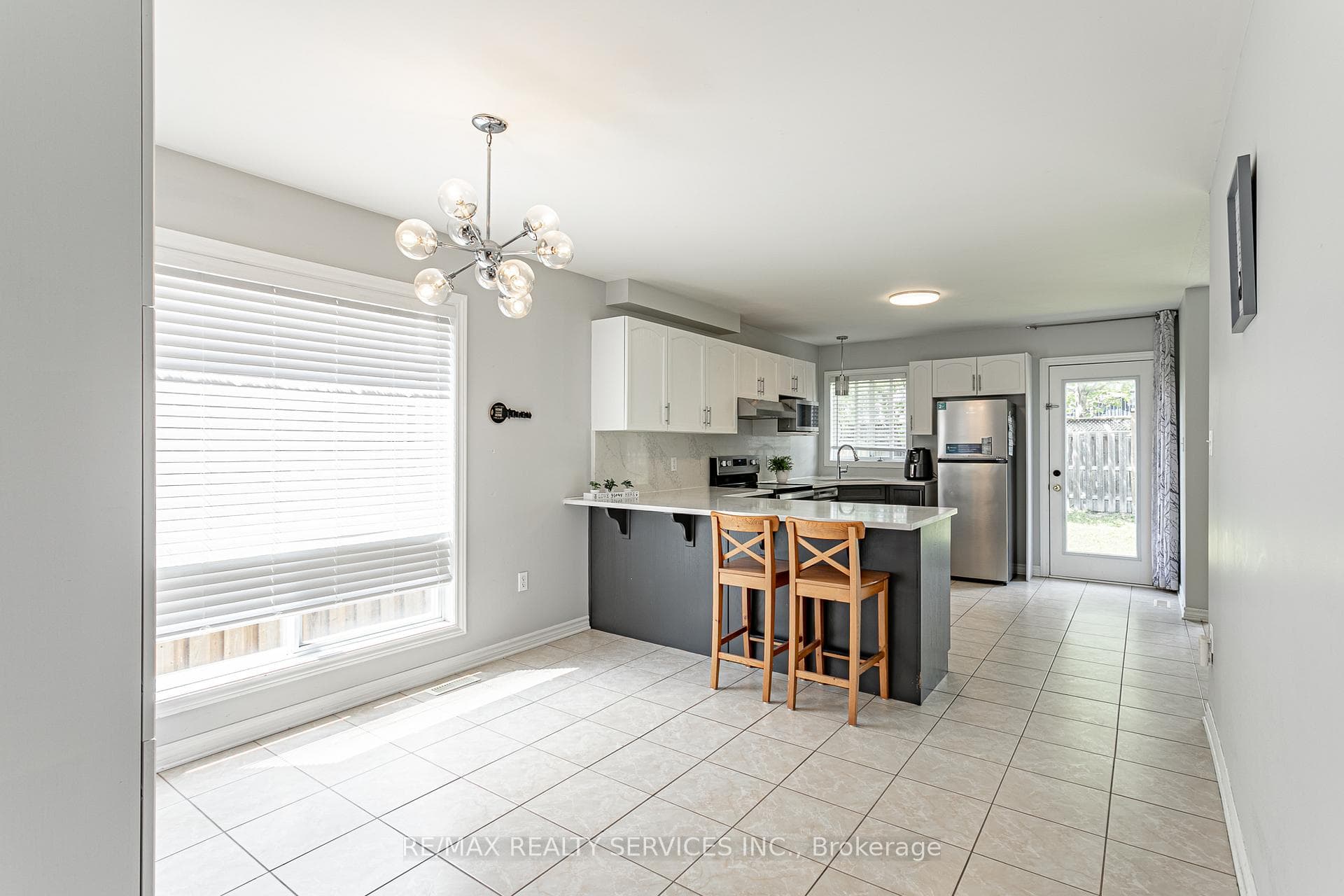 829 Oakcrossing Road photo 11