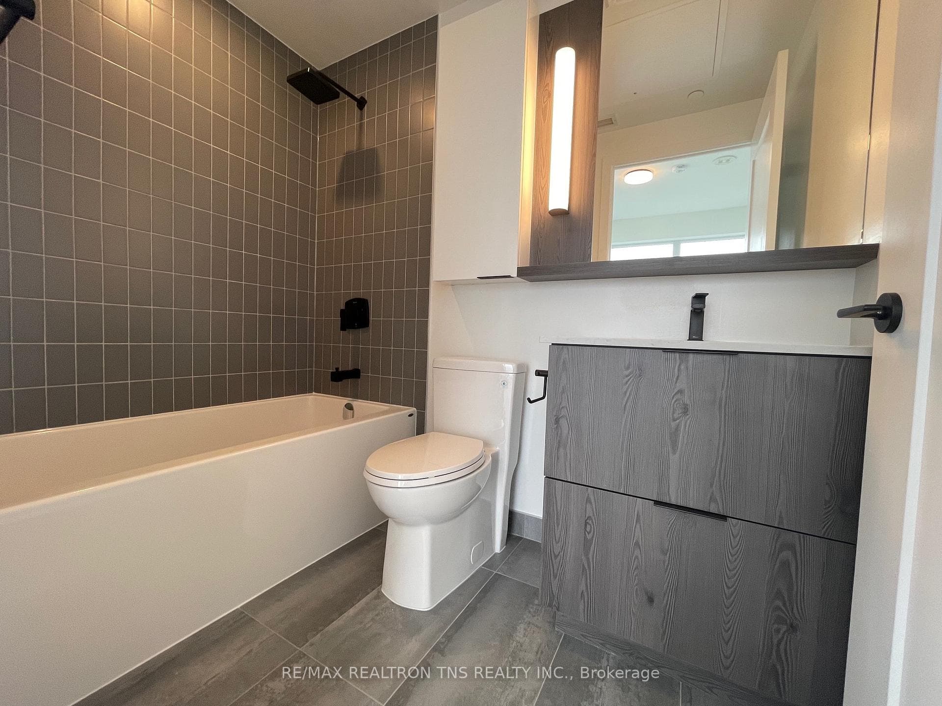 5 Defries Street Unit 3508 photo 19