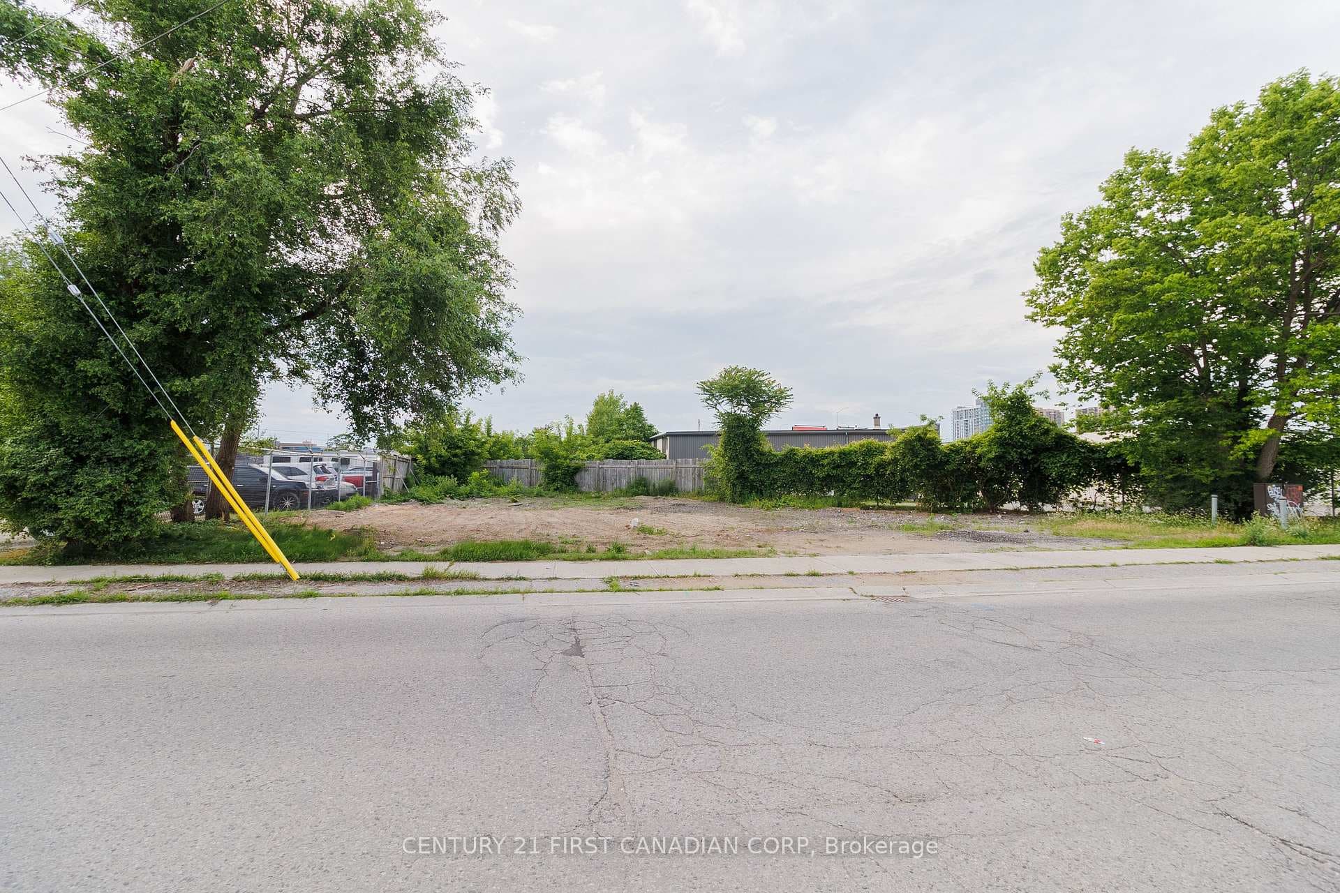 576 Horton Street photo 11