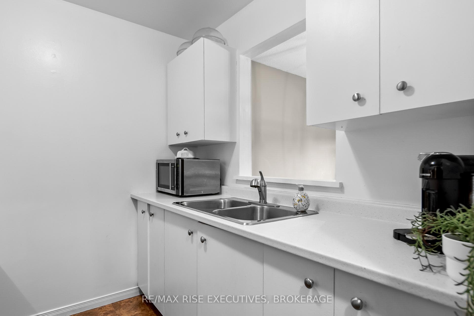 566 Armstrong Road Unit 214 photo 12