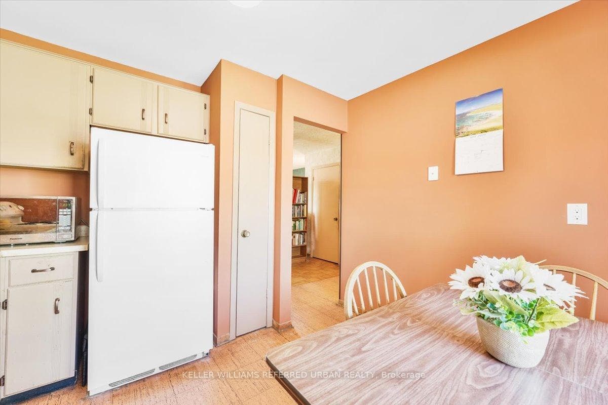 163 Freshmeadow Drive photo 14
