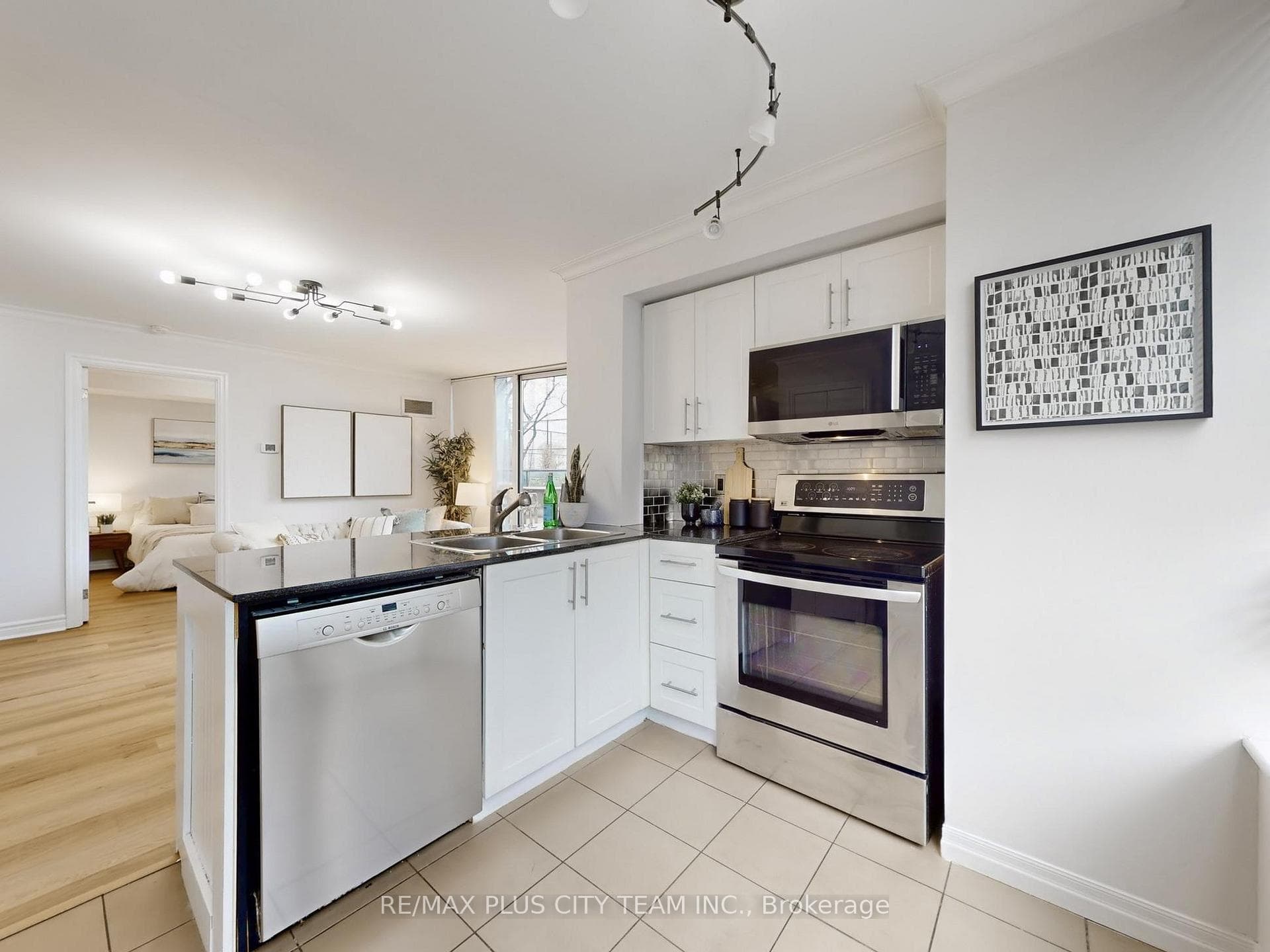 16 Yonge Street Unit 502 photo 15