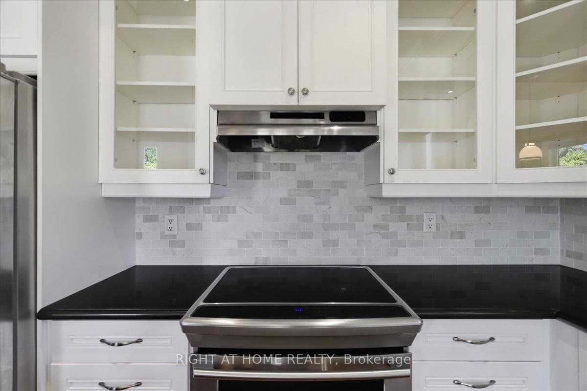 31 Christy Drive photo 17
