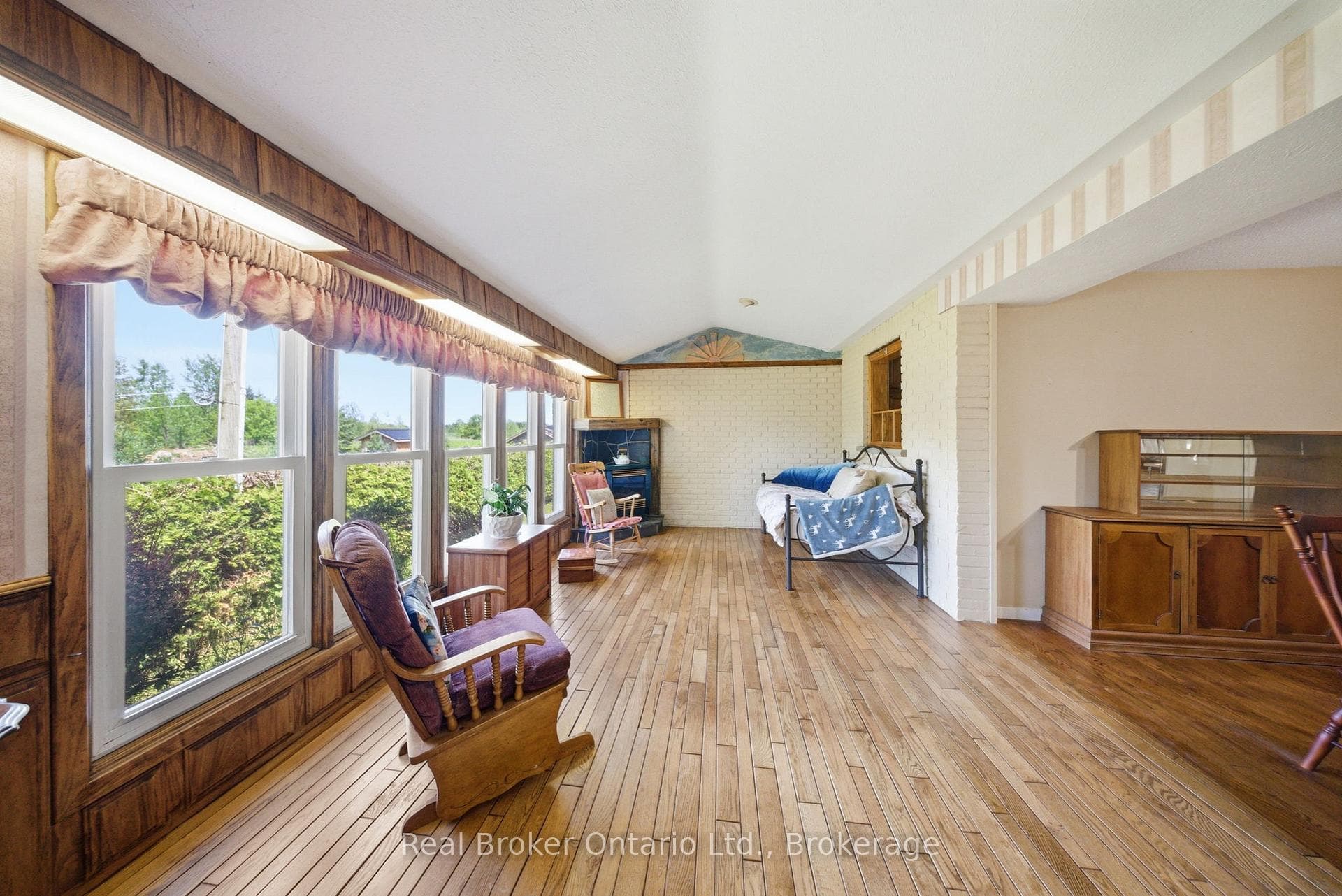 800 Tremaine Avenue photo 17