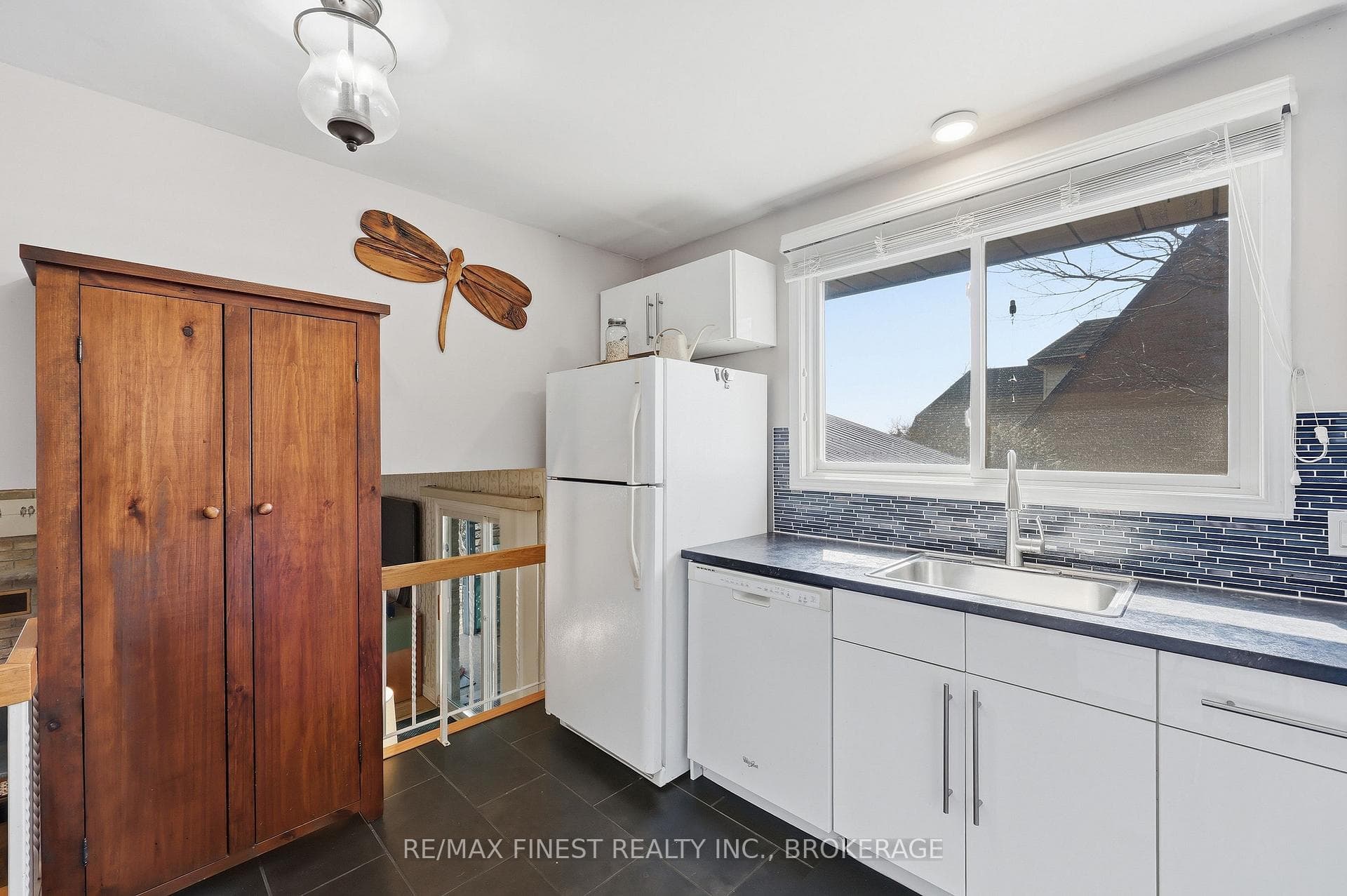 888 Sandringham Place photo 18