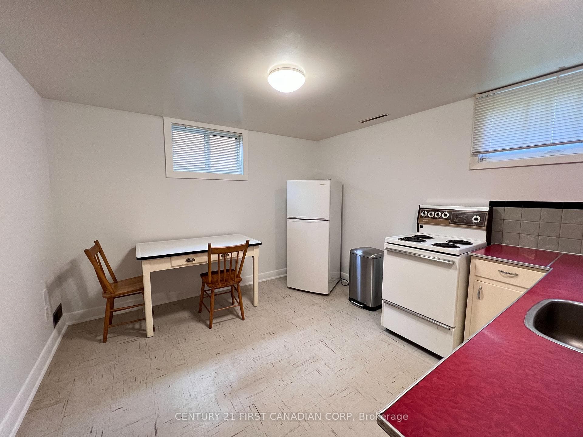 1582 Allen Avenue photo 15