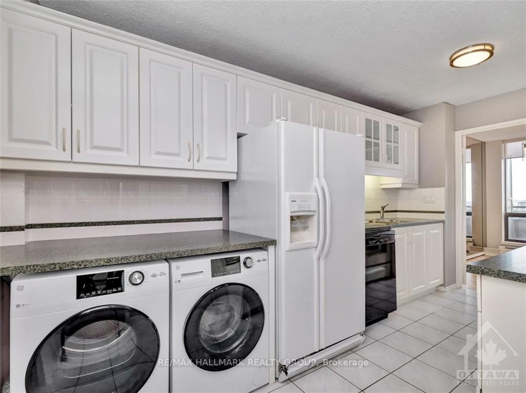 515 ST LAURENT Boulevard Unit 2508 photo 10
