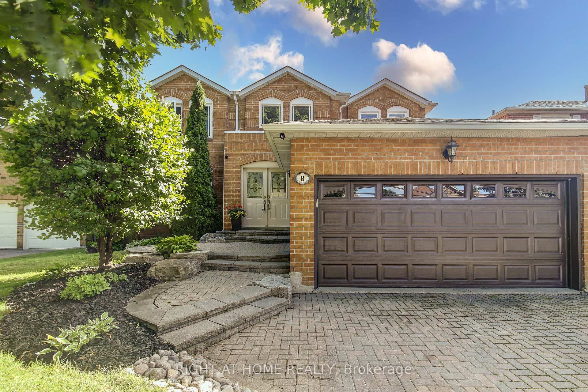 8 Levine Court photo 1