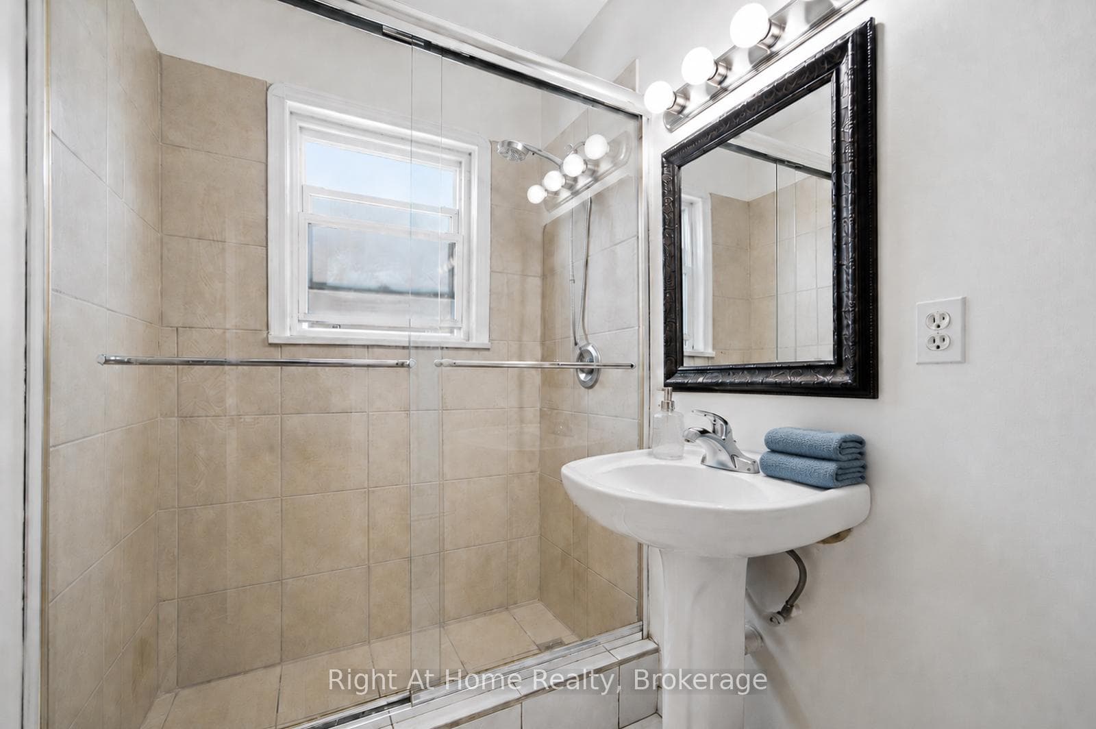 16 Oriole Park Avenue photo 23