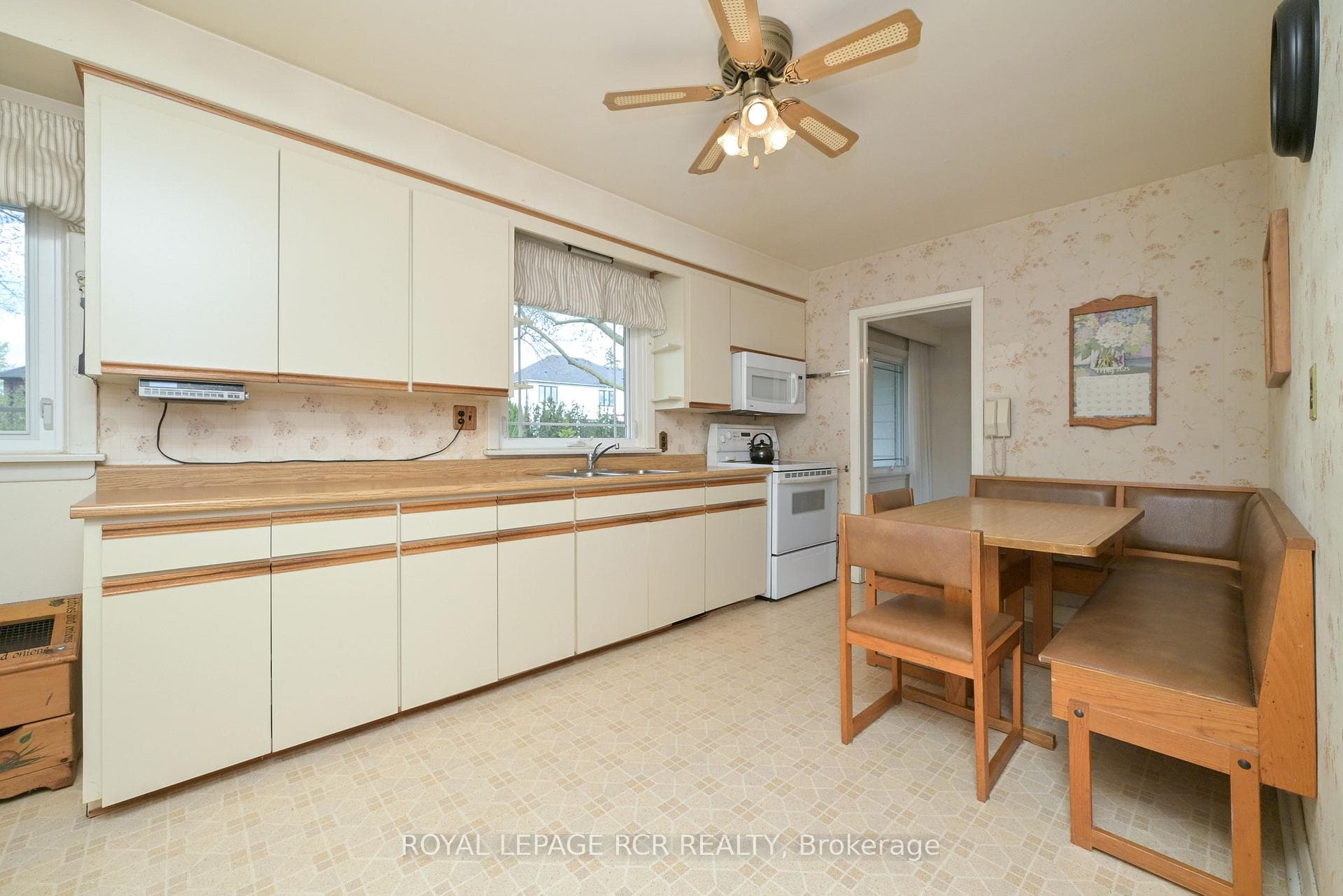 47 Elizabeth Drive photo 16