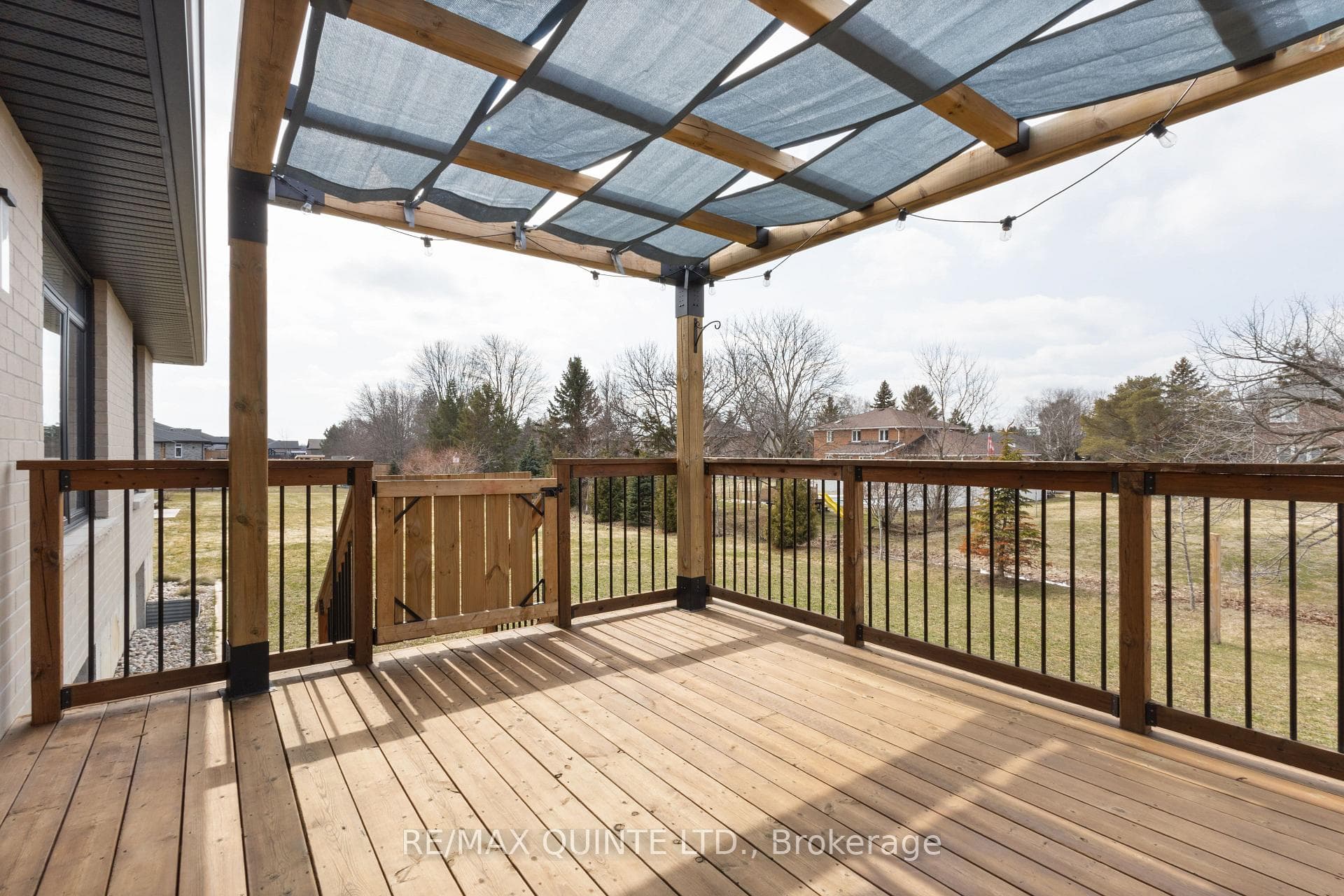 84 Dewal Place photo 6